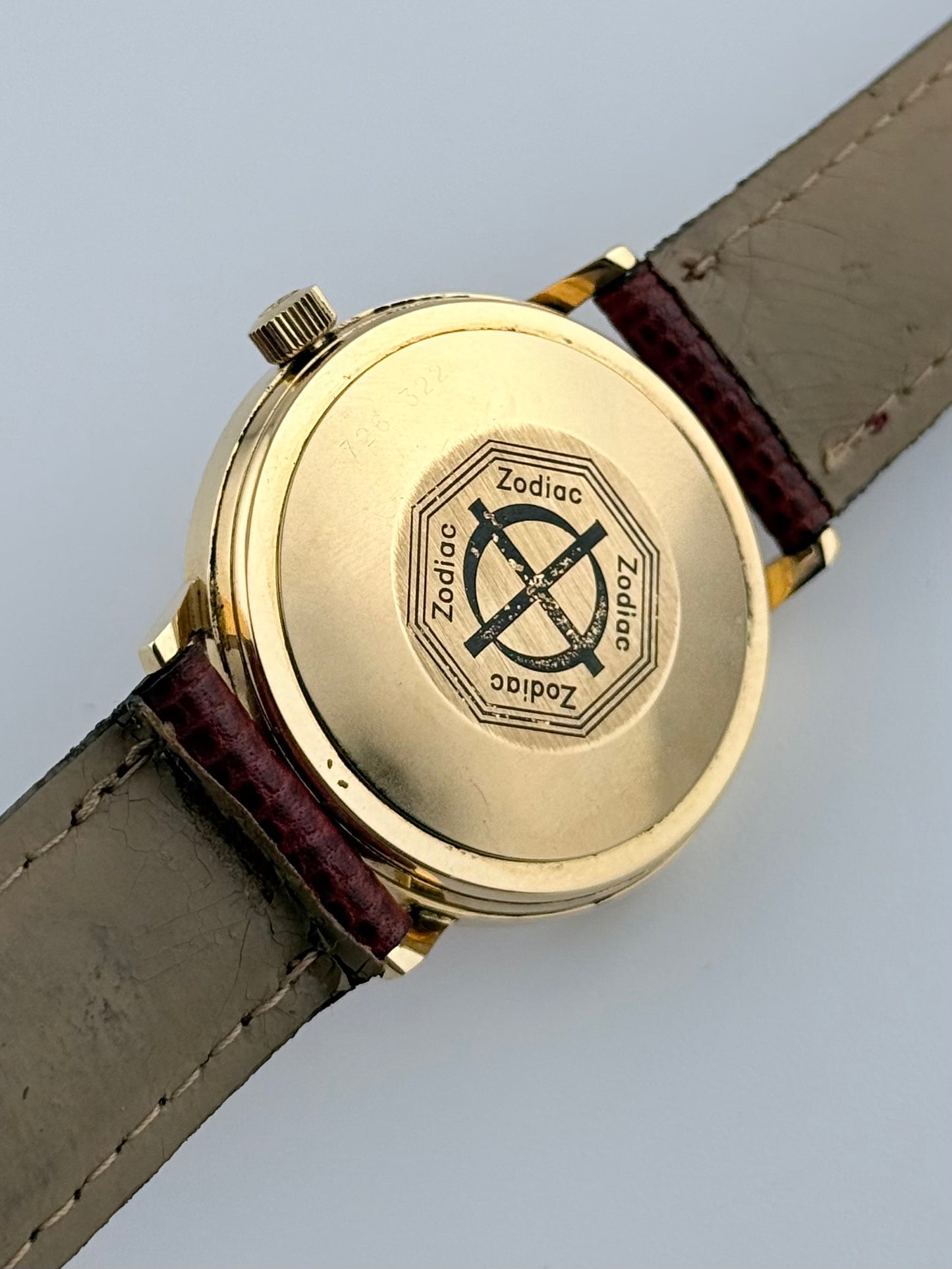 Zodiac Automatic Date Solid 18ct Gold - Ultra Rare Red Dial
