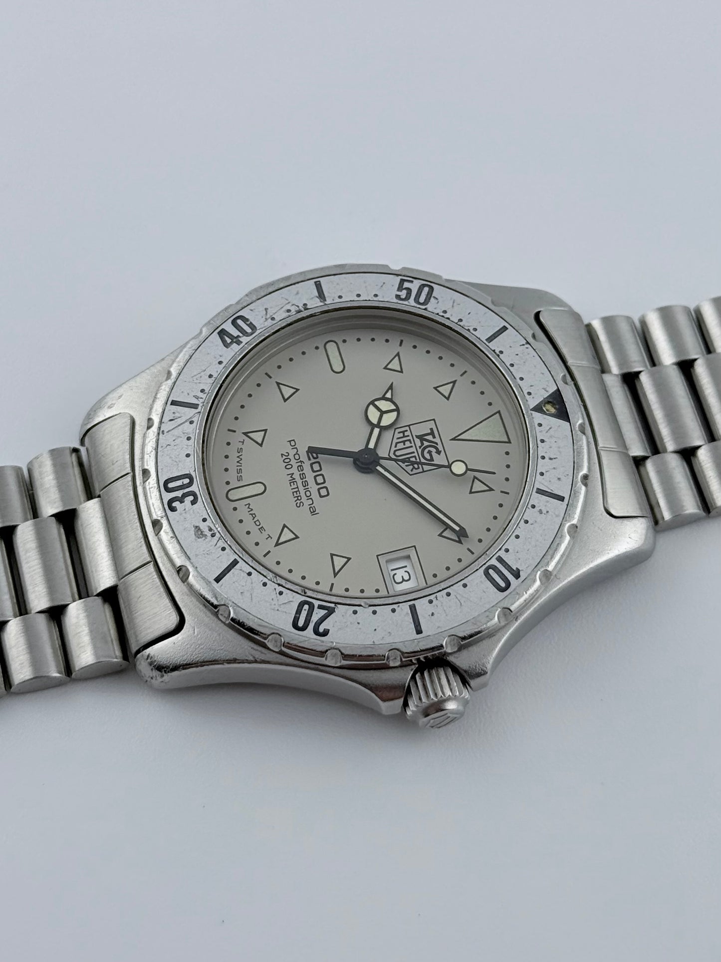 Tag Heuer Professional 2000 Quartz Date - 972.006
