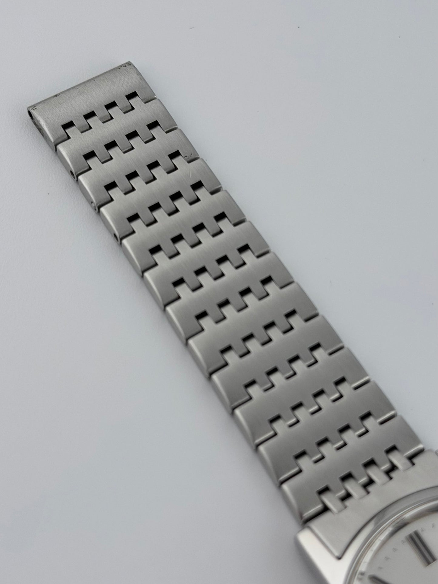 Omega Date Manual Wind 136.0104 - Original Bracelet