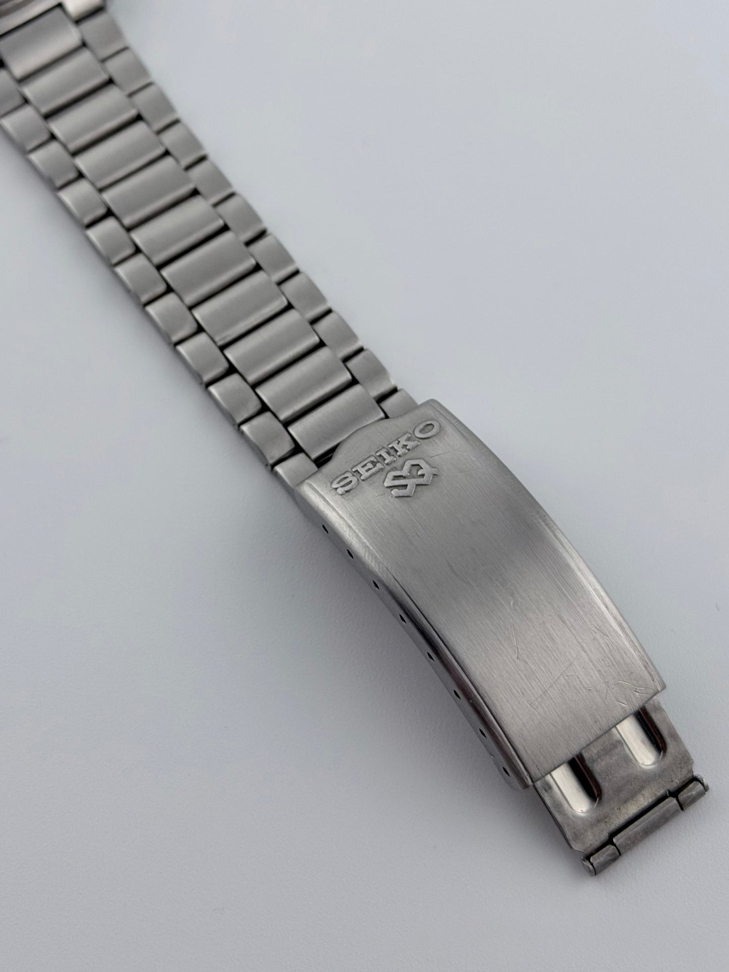 Seiko SQ Quartz Date 8222-7000