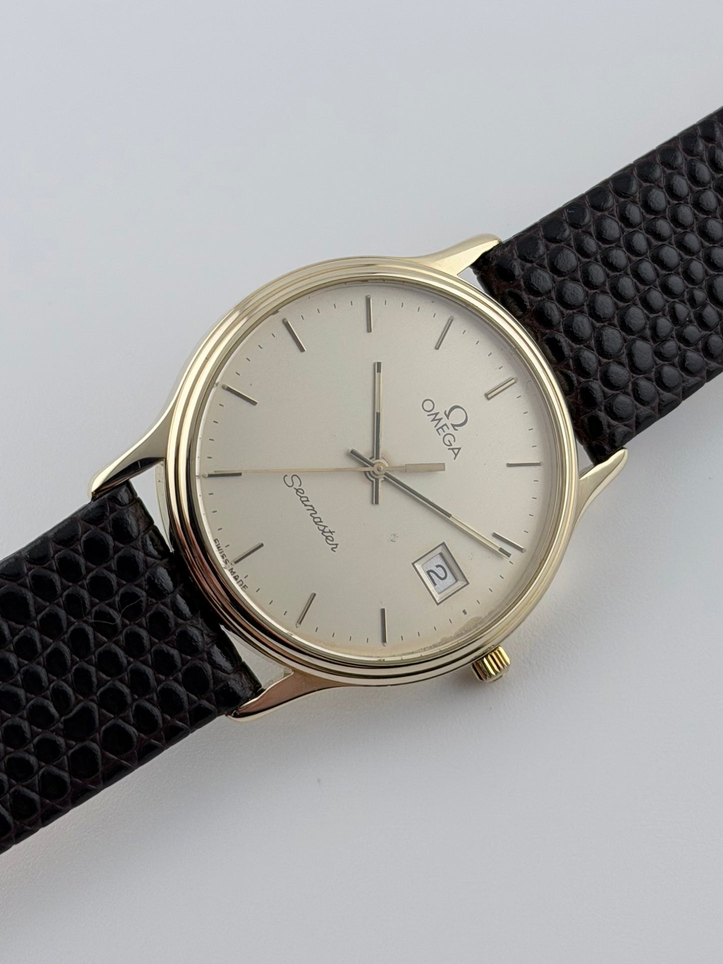 Omega Seamaster Quartz Date 9ct Solid Gold - 196.775