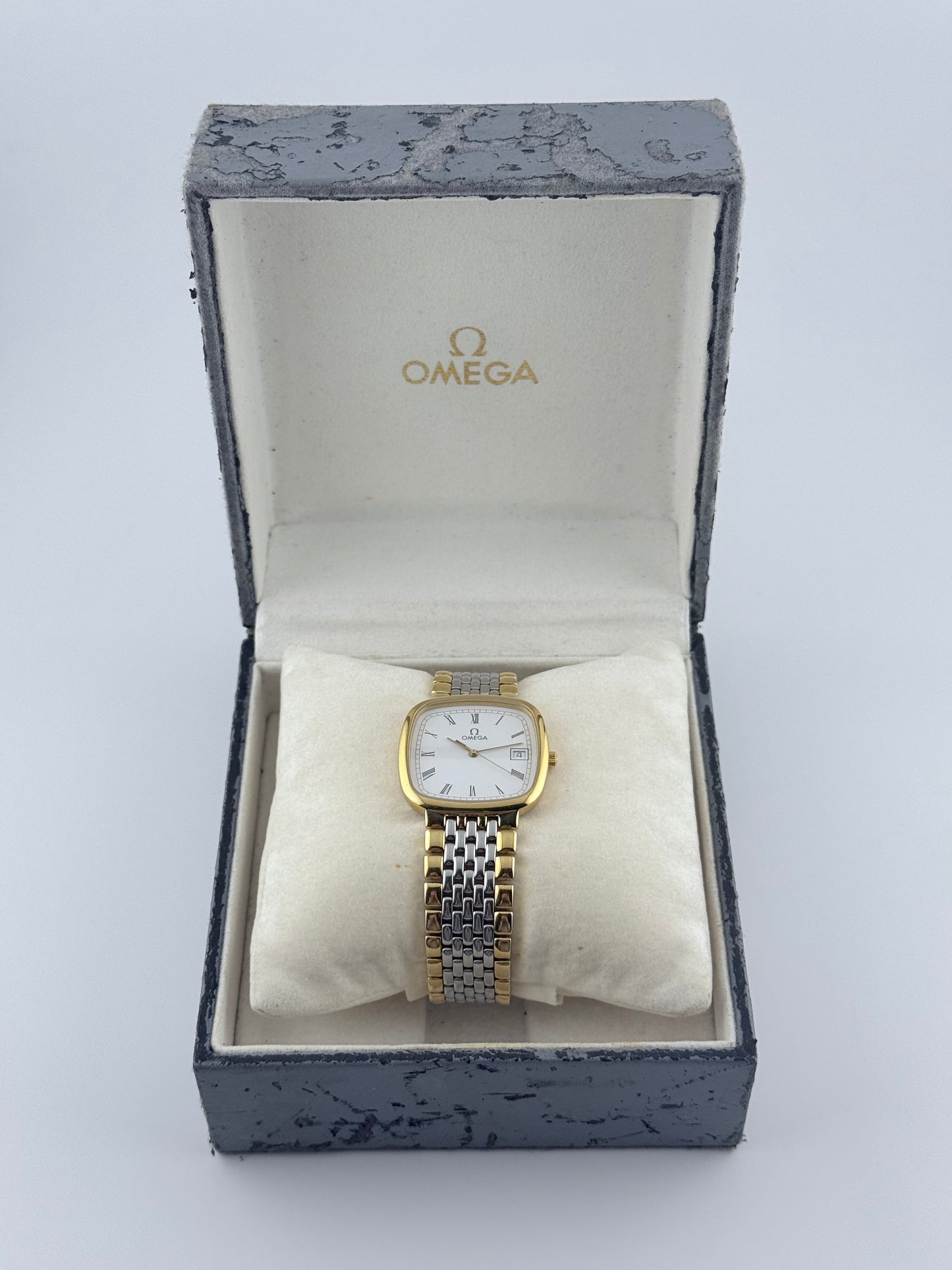 Omega De Ville Quartz Date 396.1017  - Original Box & Bracelet