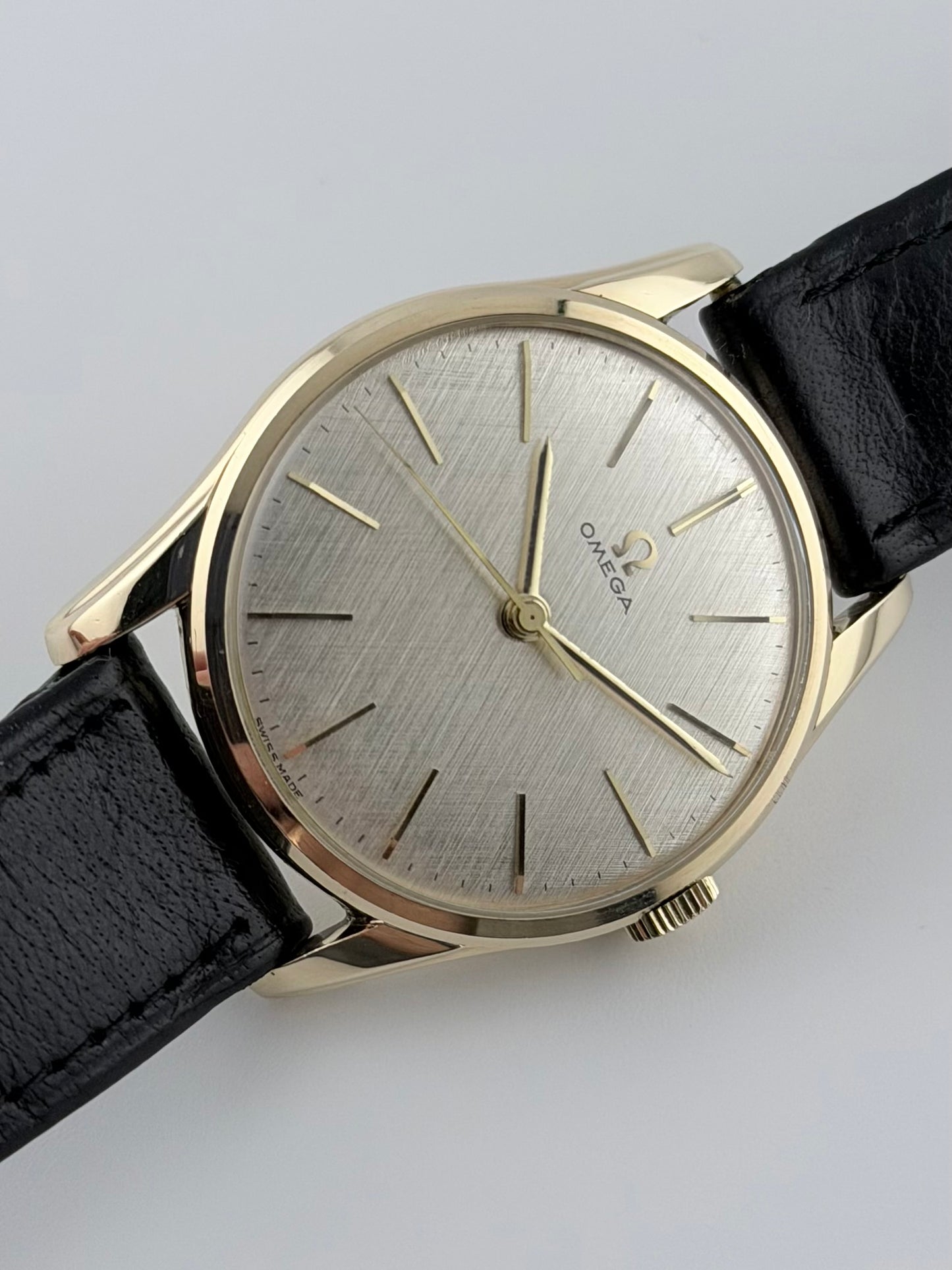 Omega Manual Wind 9ct Gold - 131.5405 - Linen Dial