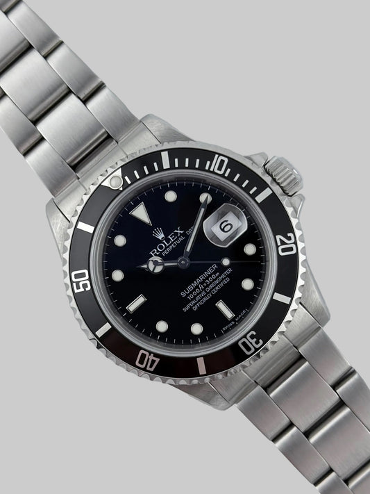 Rolex Oyster Perpetual Submariner Date - 16800 - Original Box and Booklets