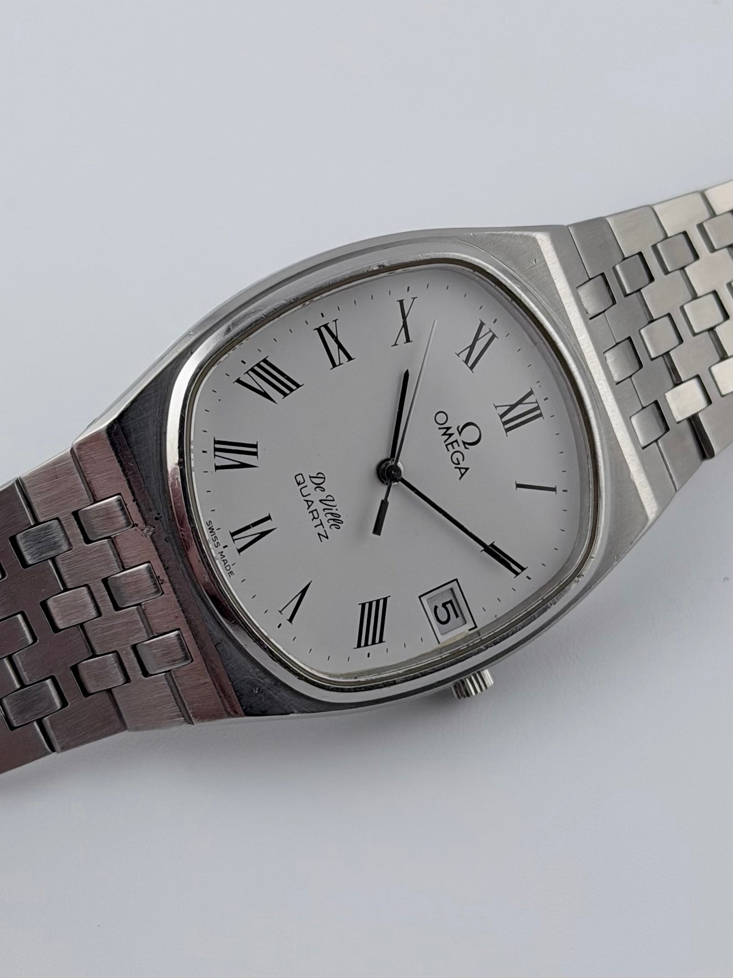 Omega DeVille Quartz Date 192.0051 - White Roman Numeral Dial