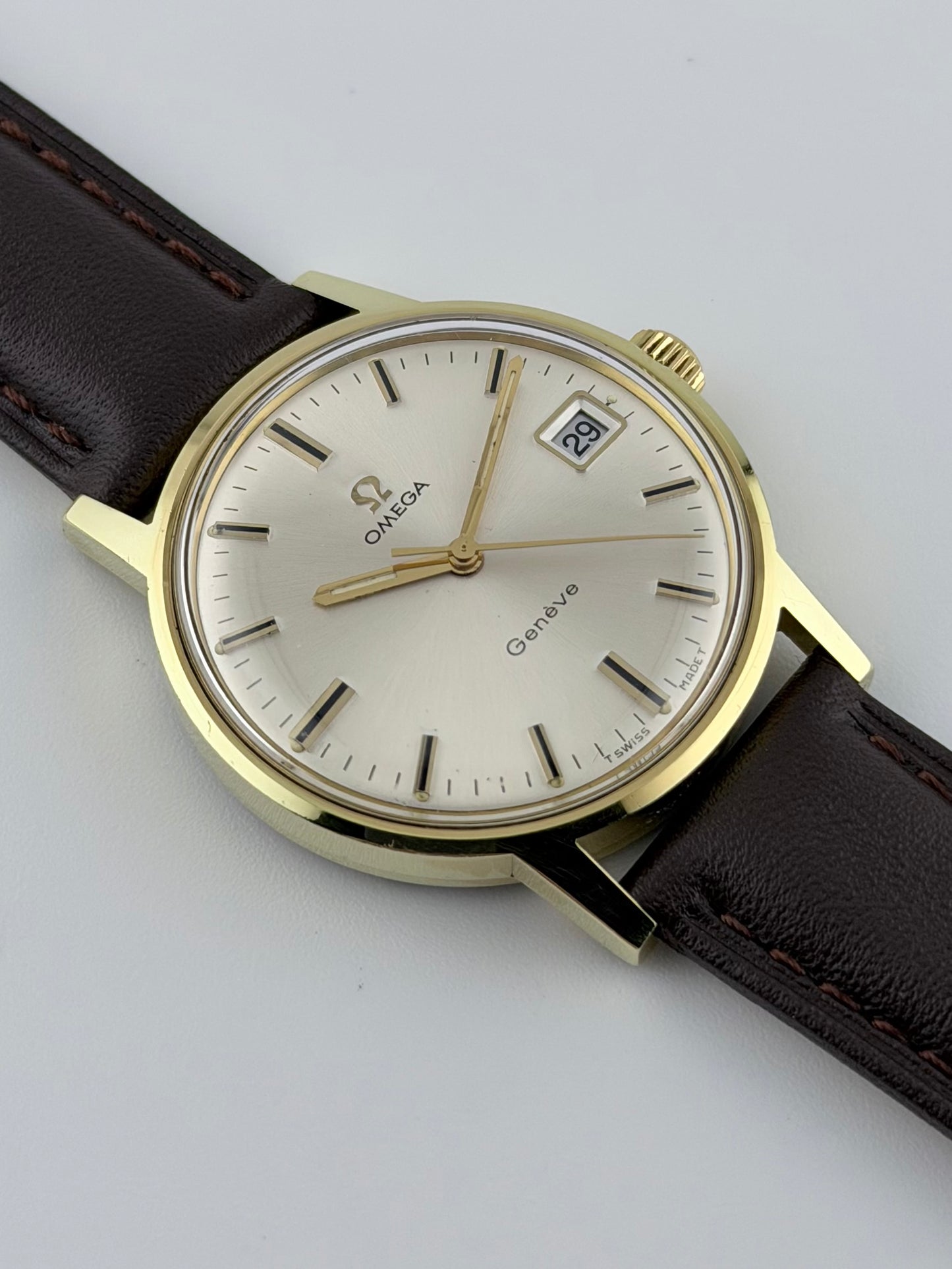 Omega Geneve Date Manual Wind - 136.070