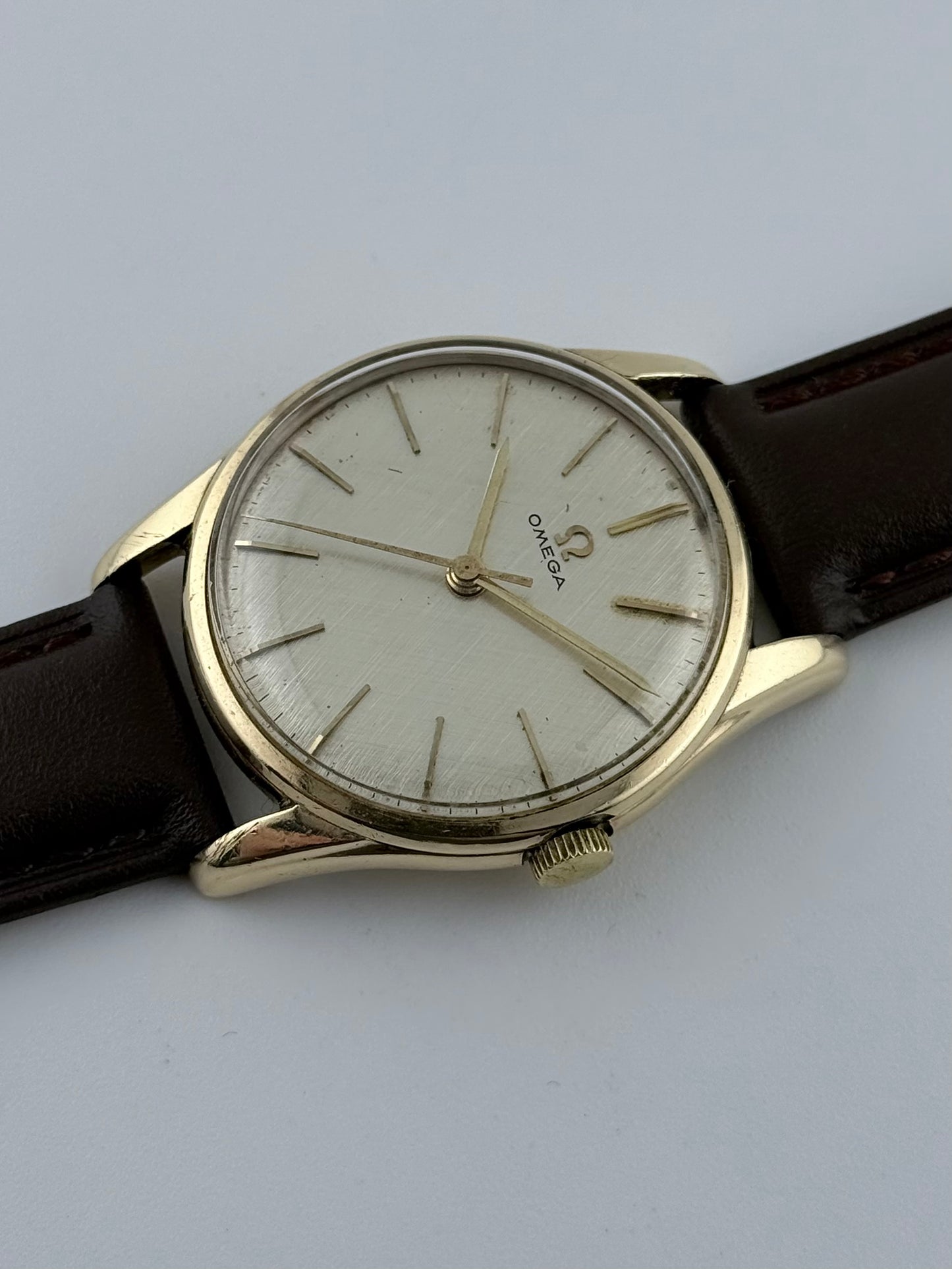 Omega Manual Wind 9ct Gold - 131.5405