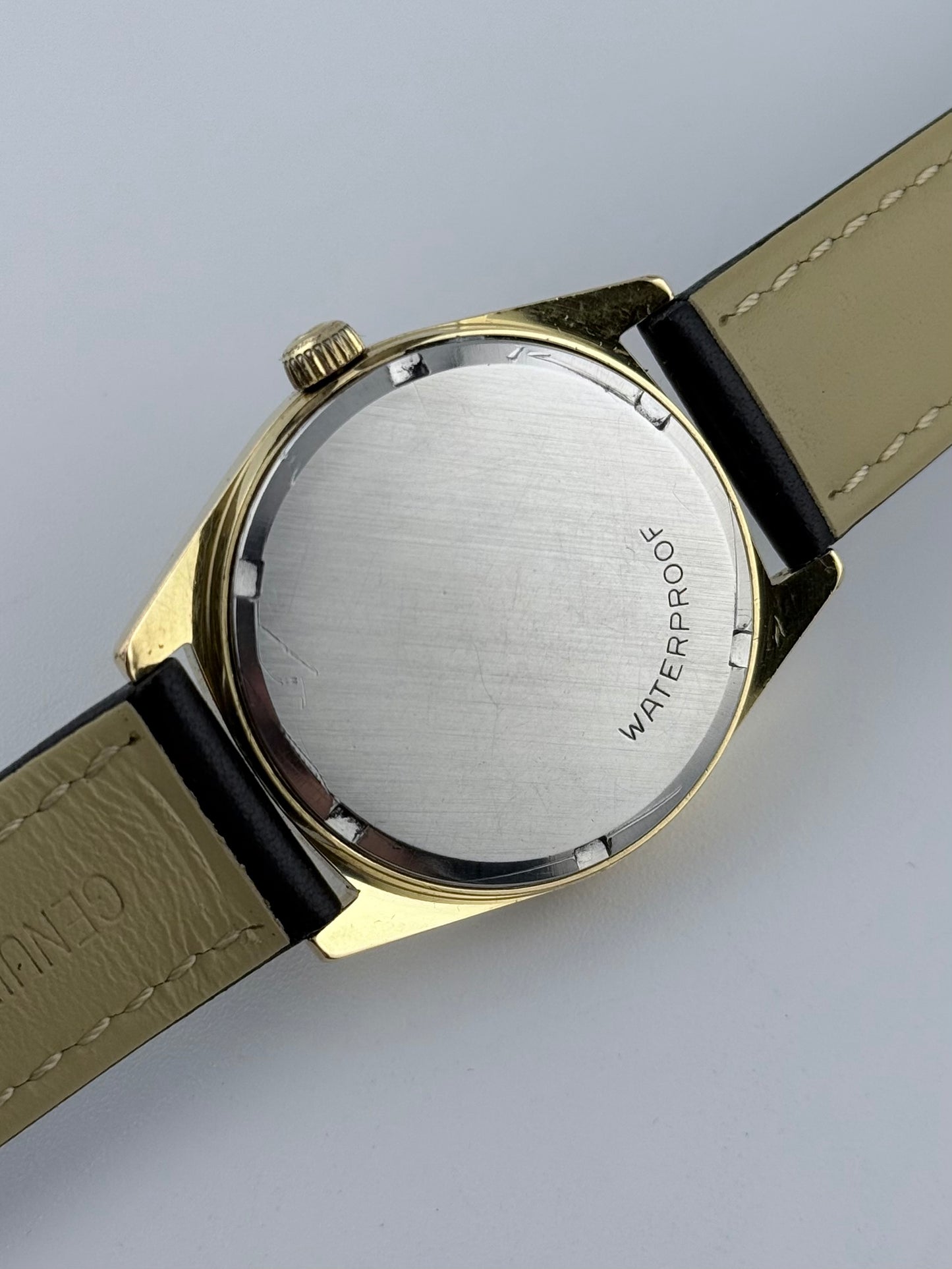 Omega Geneve Date Manual Wind 136.041 - Box and Papers