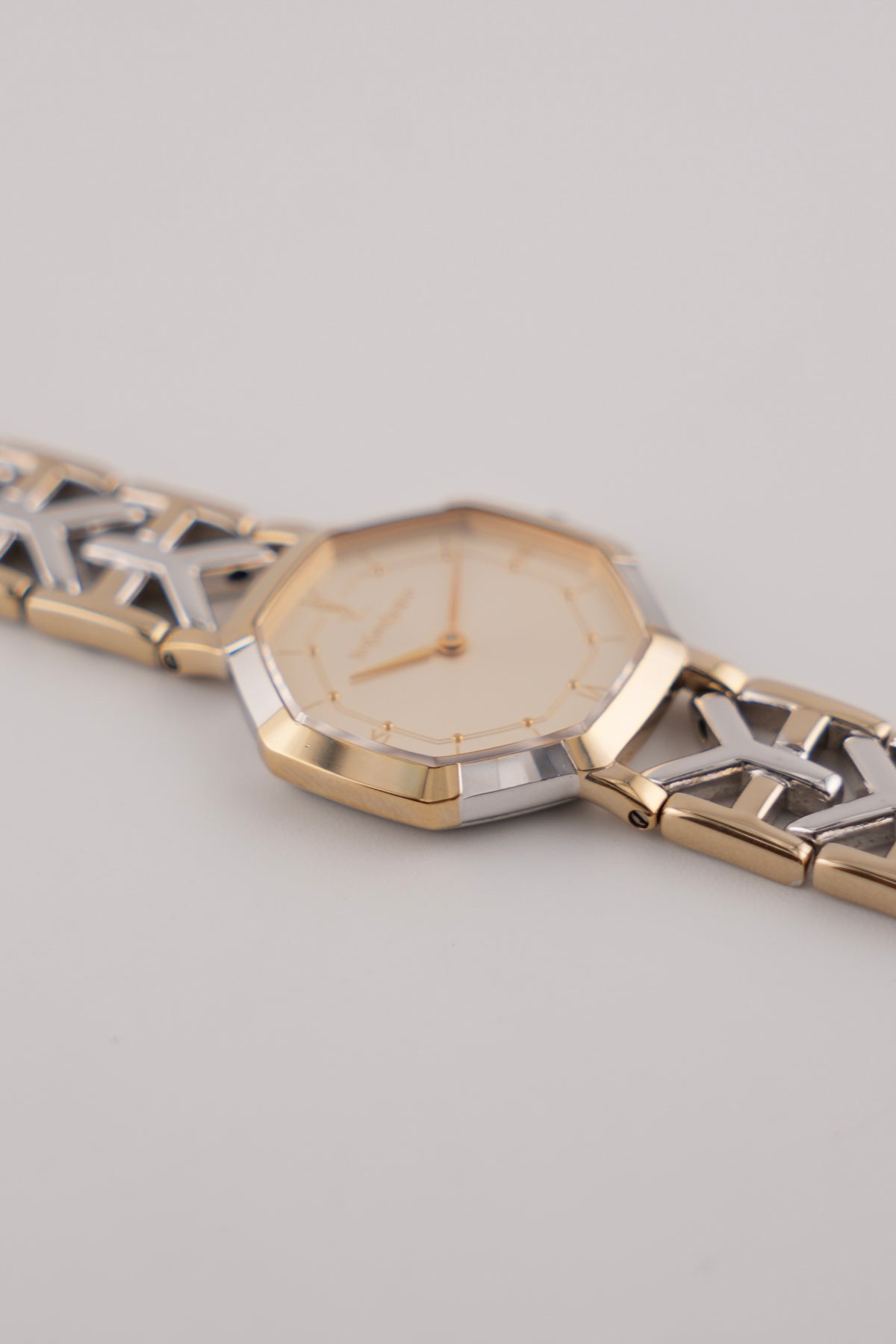 Yves Saint Laurent Quartz -JDM - Unisex/Ladies