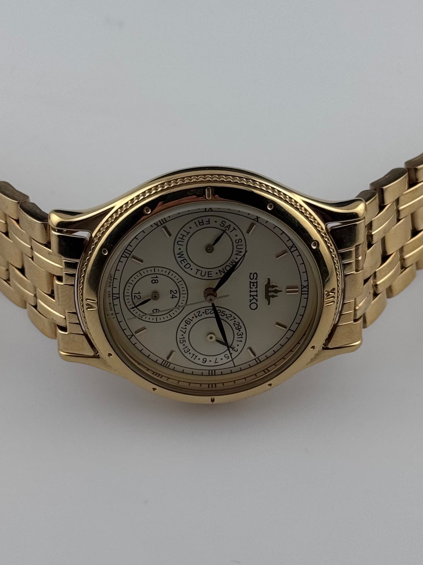 Seiko Quartz Galaxy - V33J-6B10
