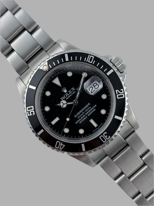 Rolex Oyster Perpetual Submariner Date - 16610 - Box and Papers - Collectors Set