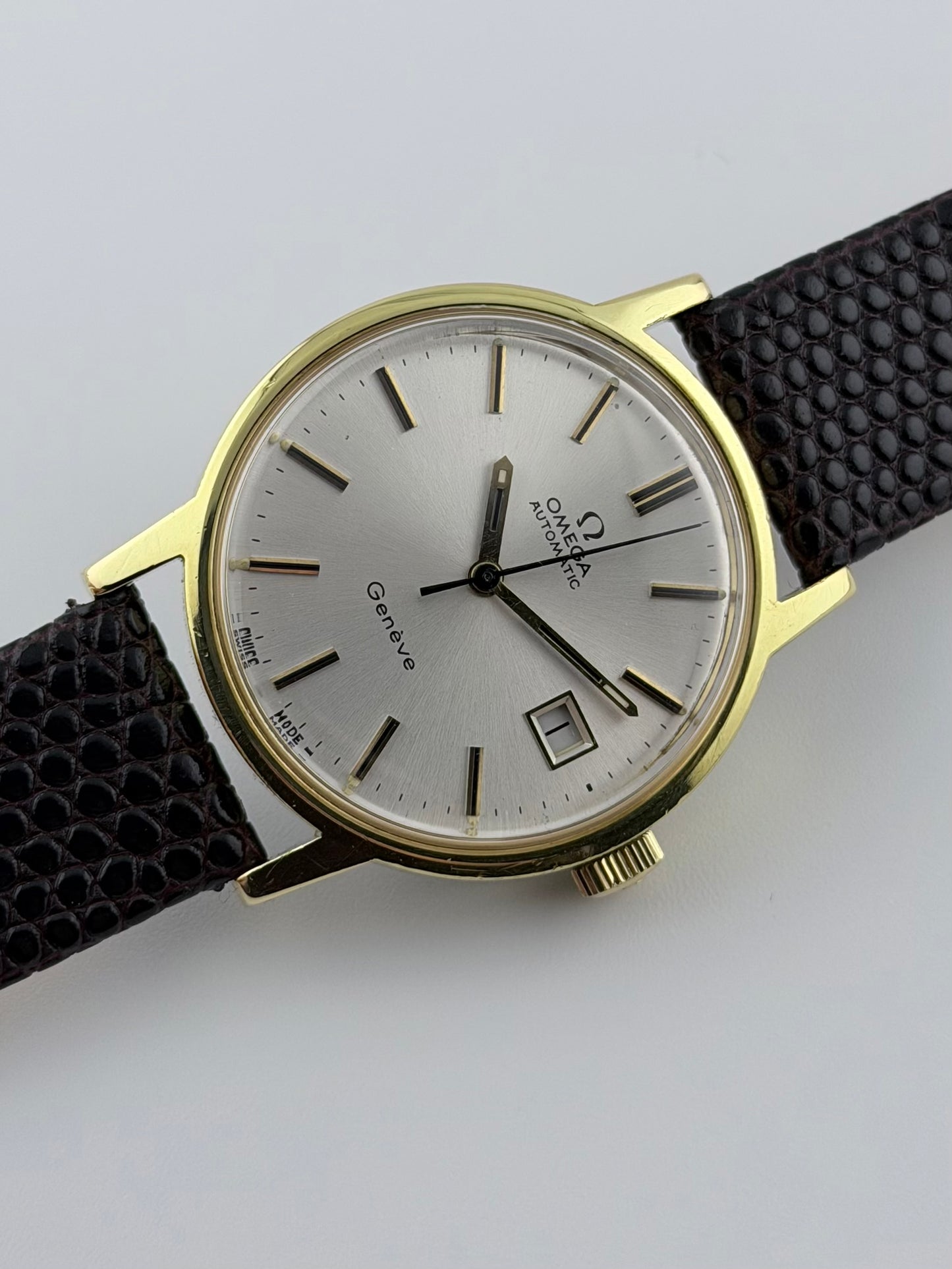 Omega Geneve Automatic Date 166.0098 - Sunbrurst Dial