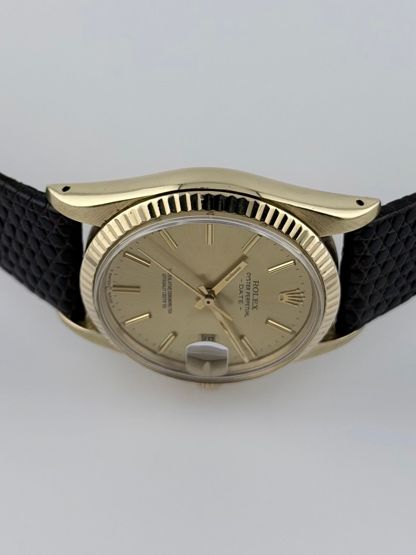 Rolex Oyster Perpetual Date Automatic - 15037 - Solid 14kt Gold