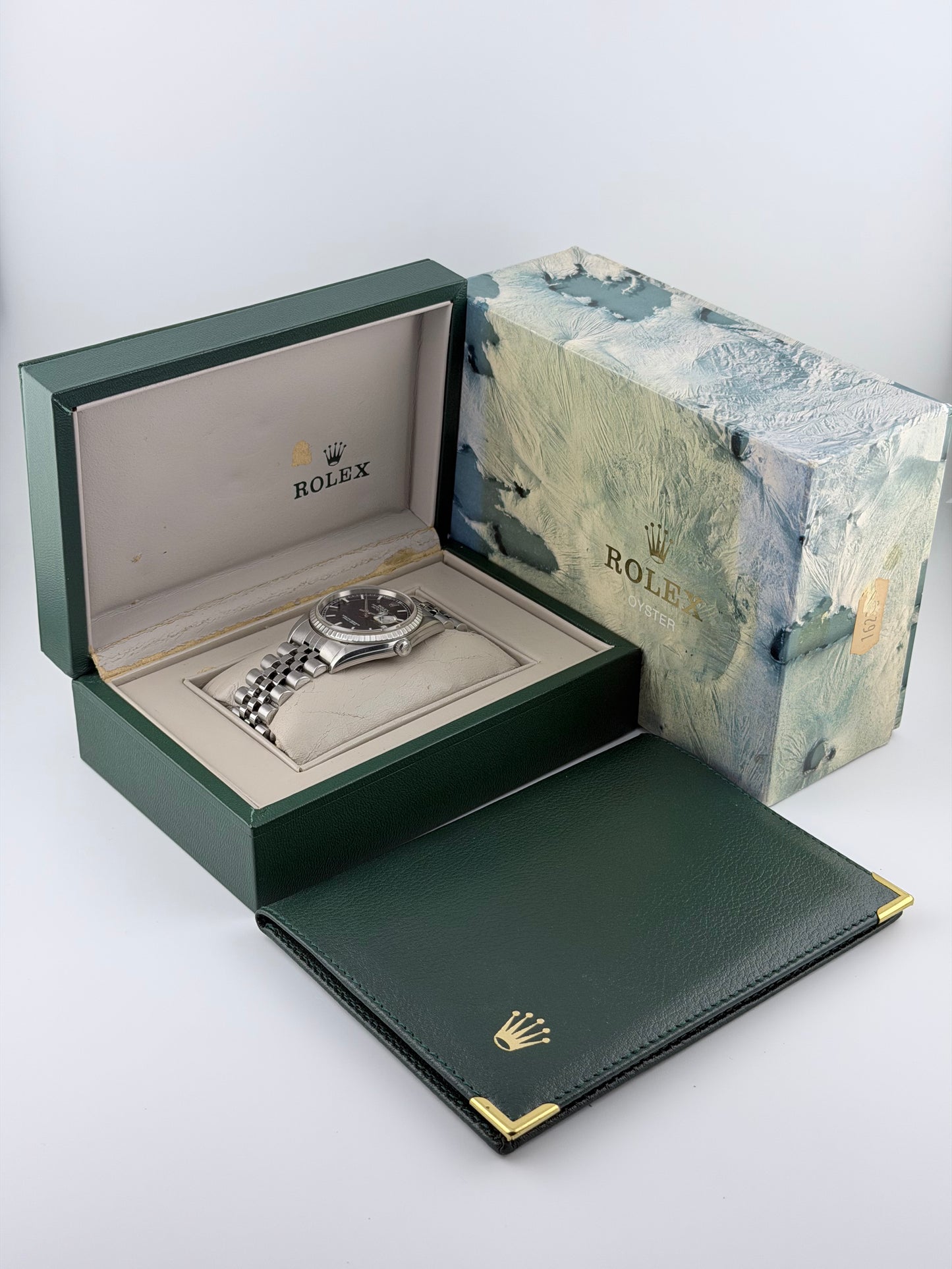 Rolex Datejust Oyster Perpetual - 16220 - Roman Numeral Dial - Original Box and Booklets