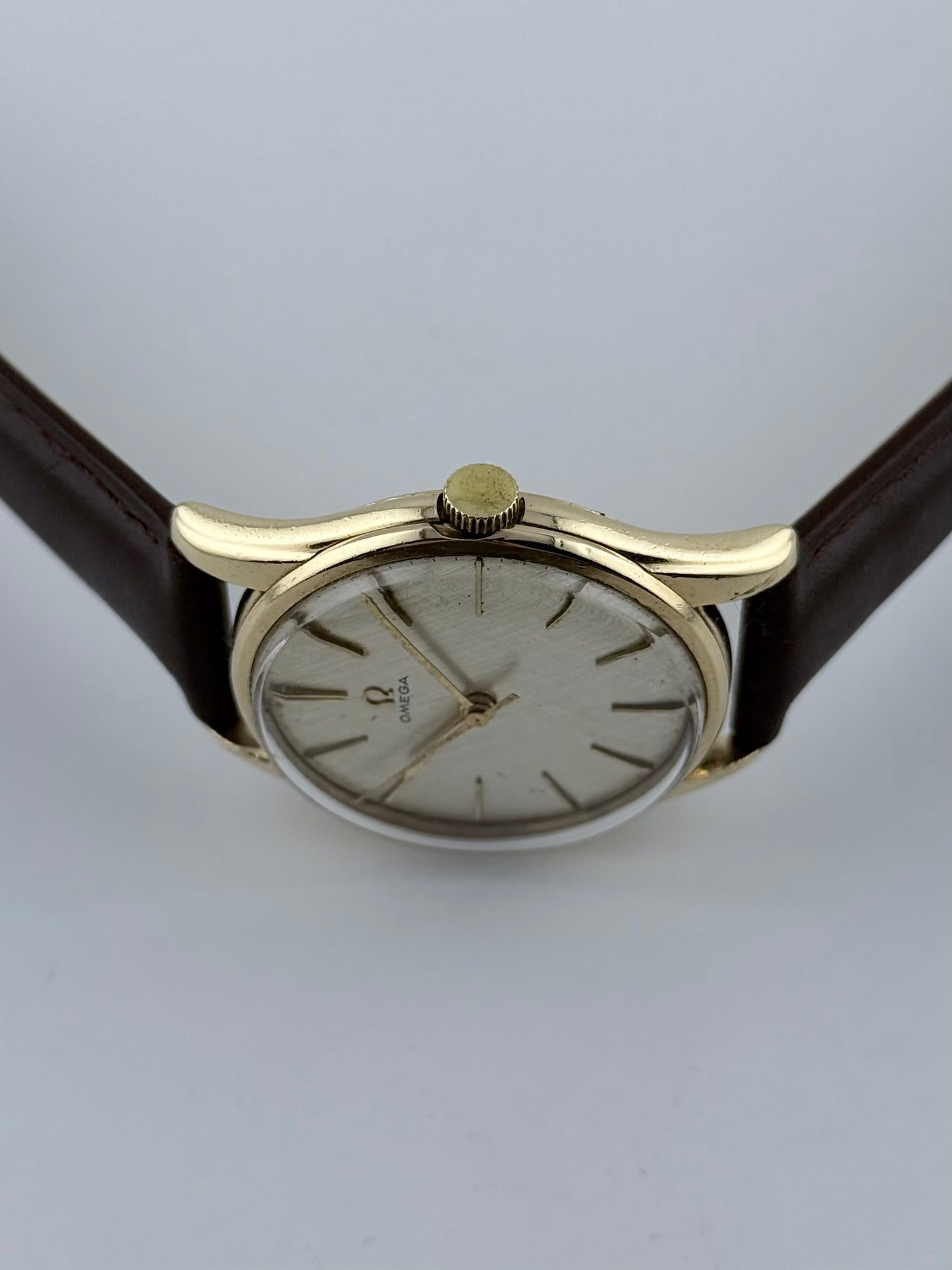 Omega Manual Wind 9ct Gold - 131.5405
