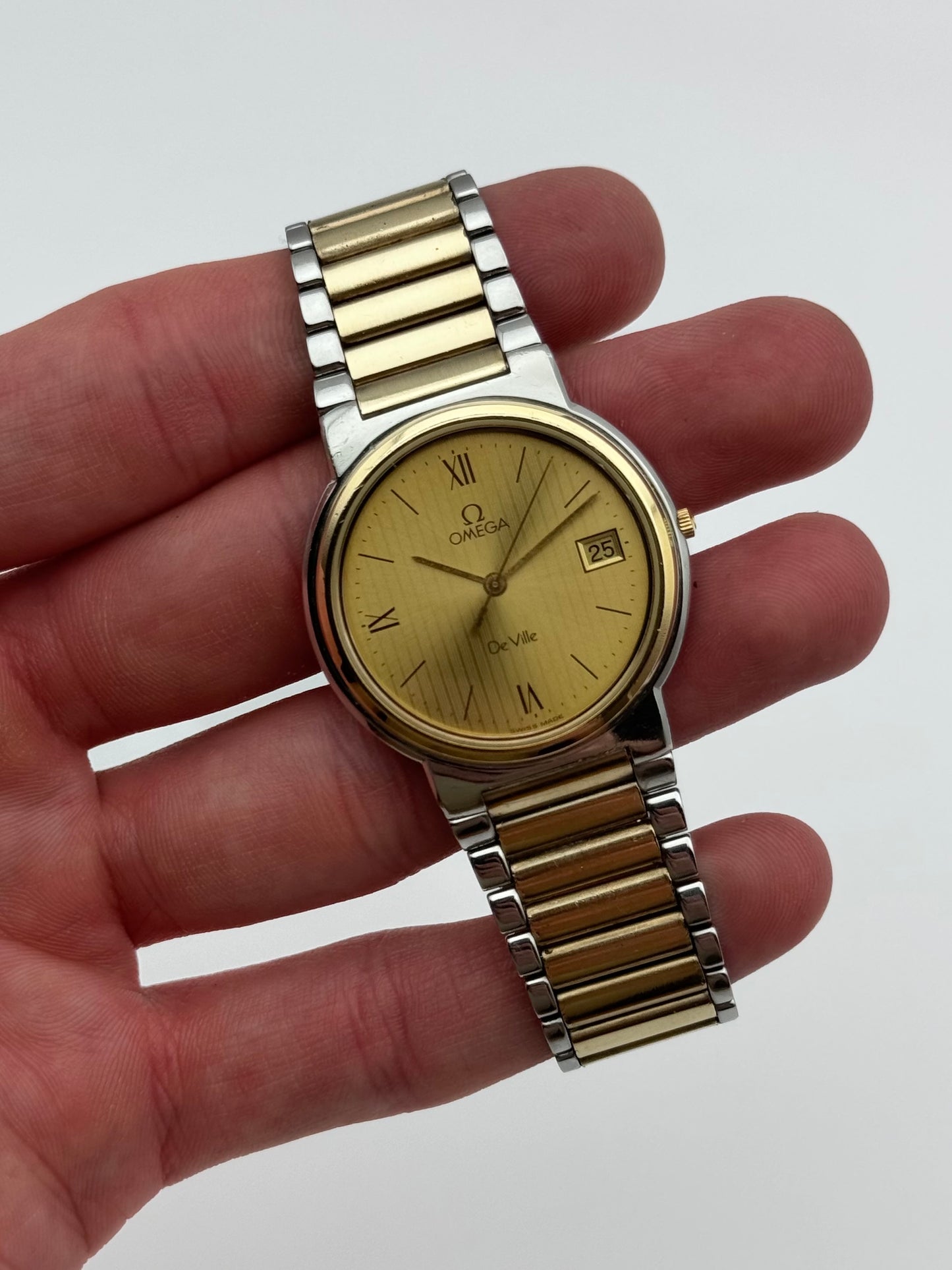 Omega De Ville Quartz Date 196.0256  - Original Bracelet