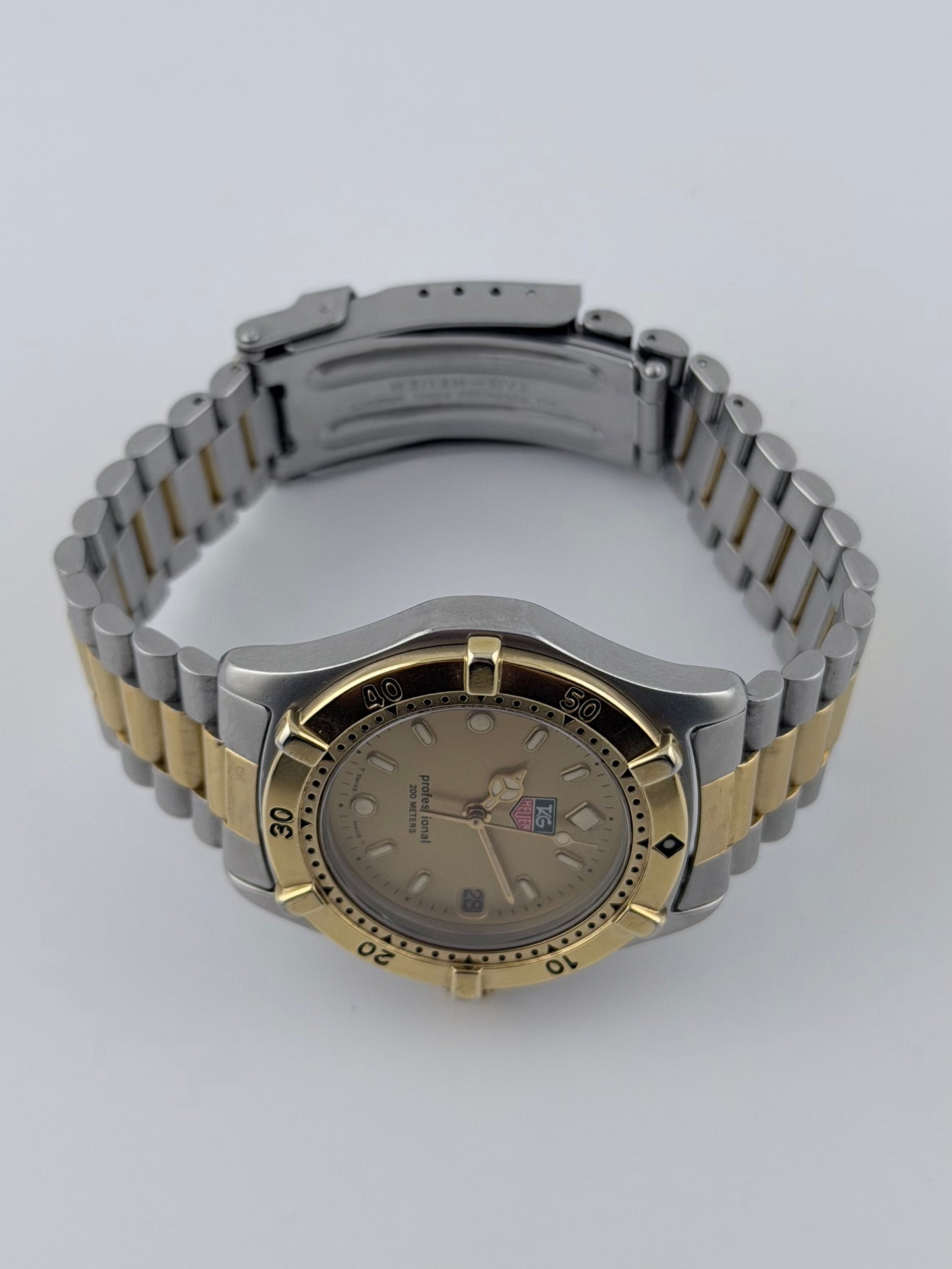Tag Heuer Professional 200m Quartz Date - 964.013.2