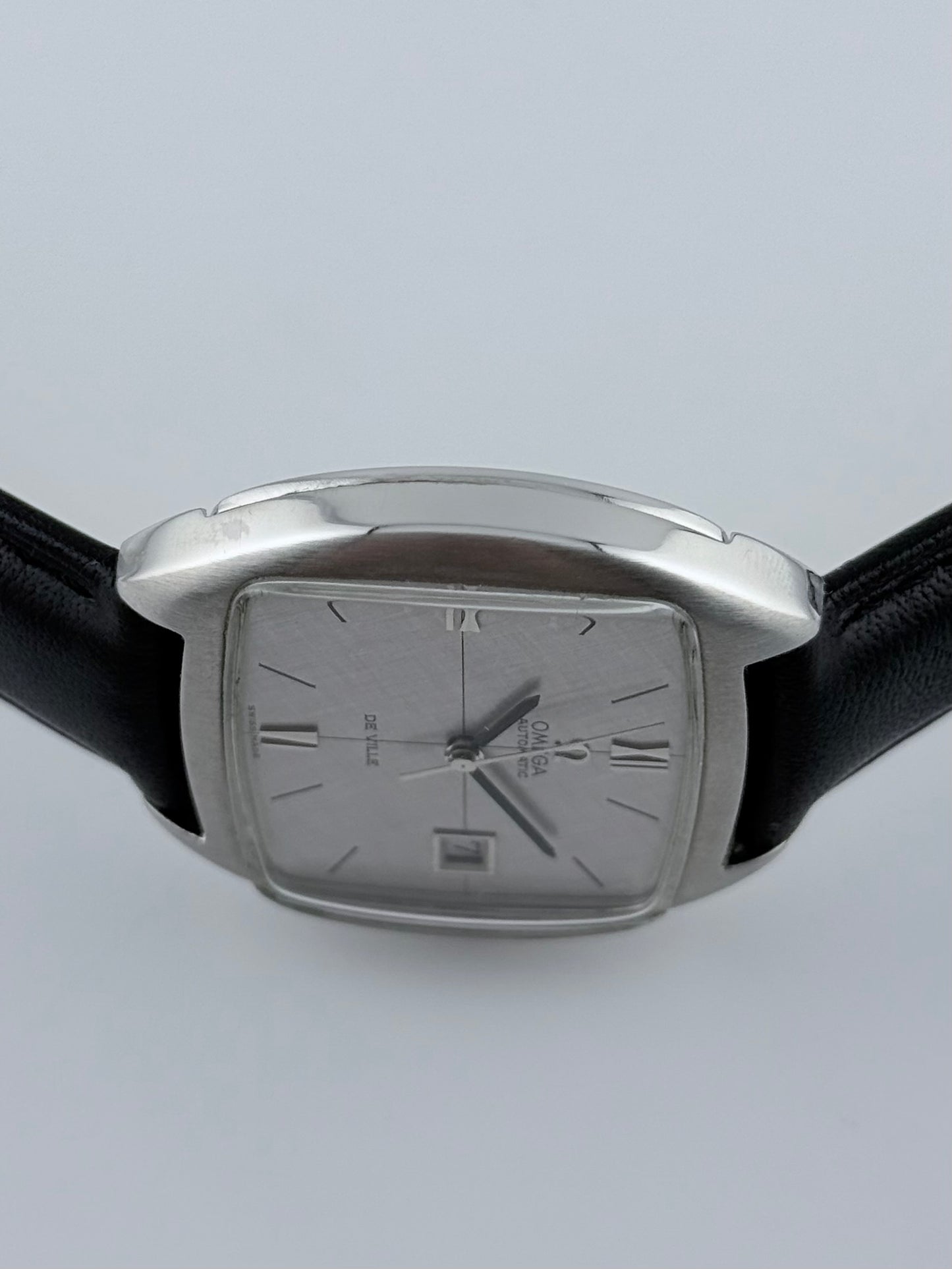 Omega De Ville Automatic Date - 162.047 - RARE Linen Cross Hair TV Dial