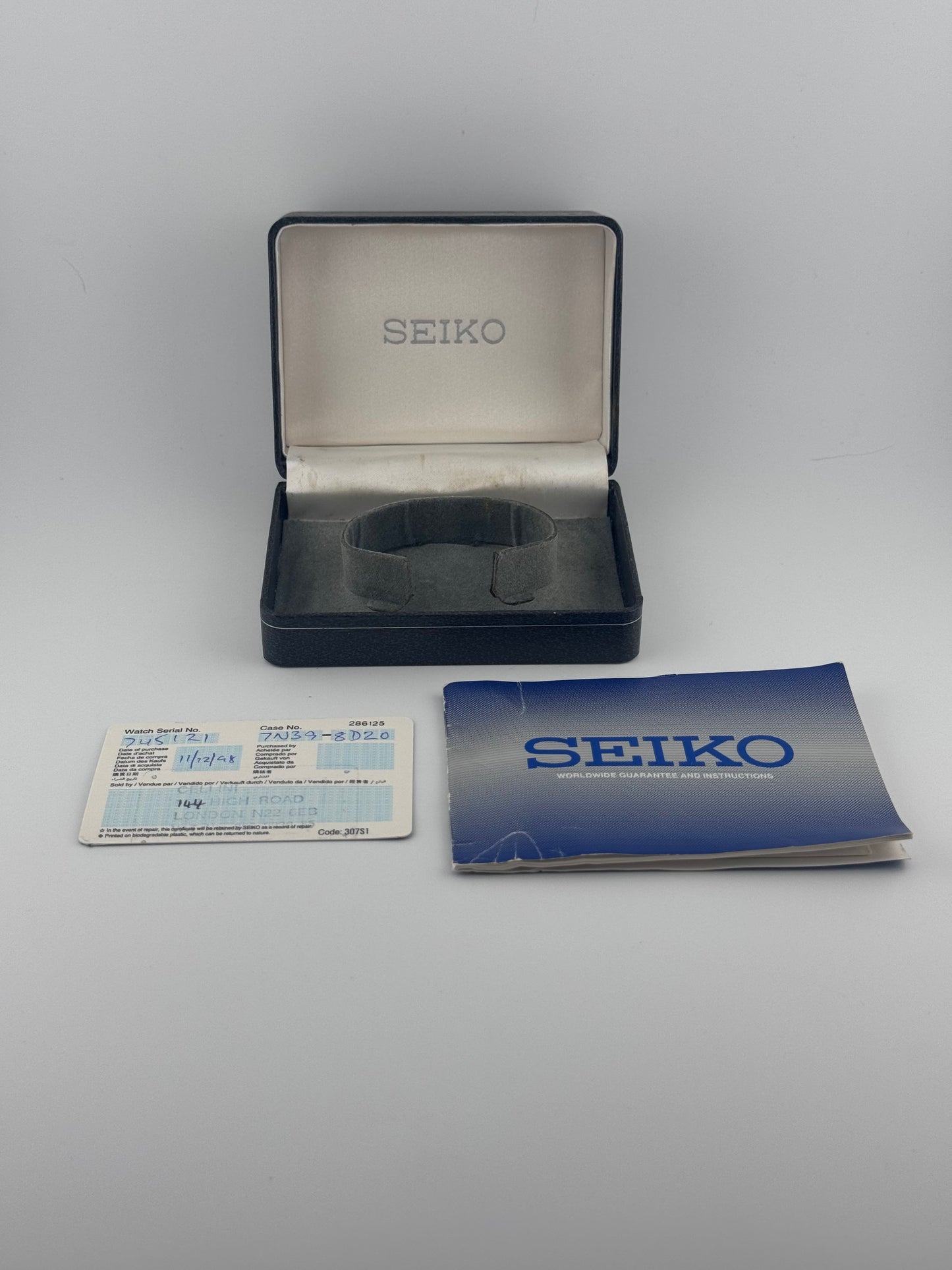 Seiko Quartz Date Box and Papers! - 7N39-8020