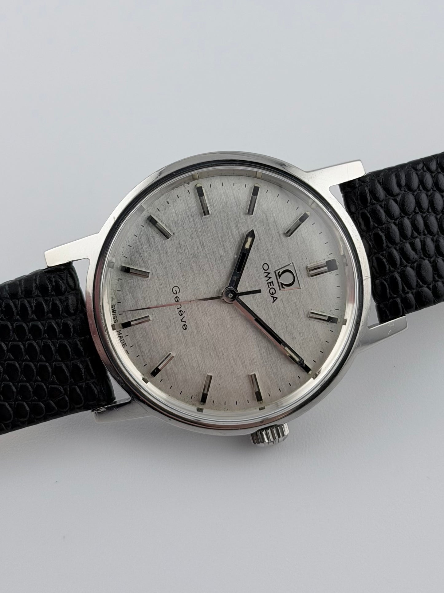 Omega Geneve Manual Wind 135.070 - Shantung Dial