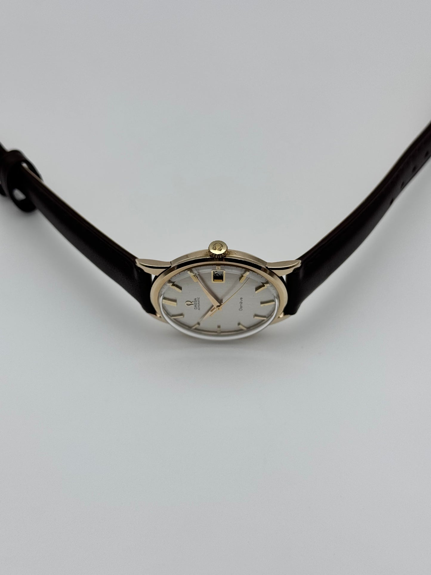 Omega Geneve Automatic Date 9ct Gold - 161.25418