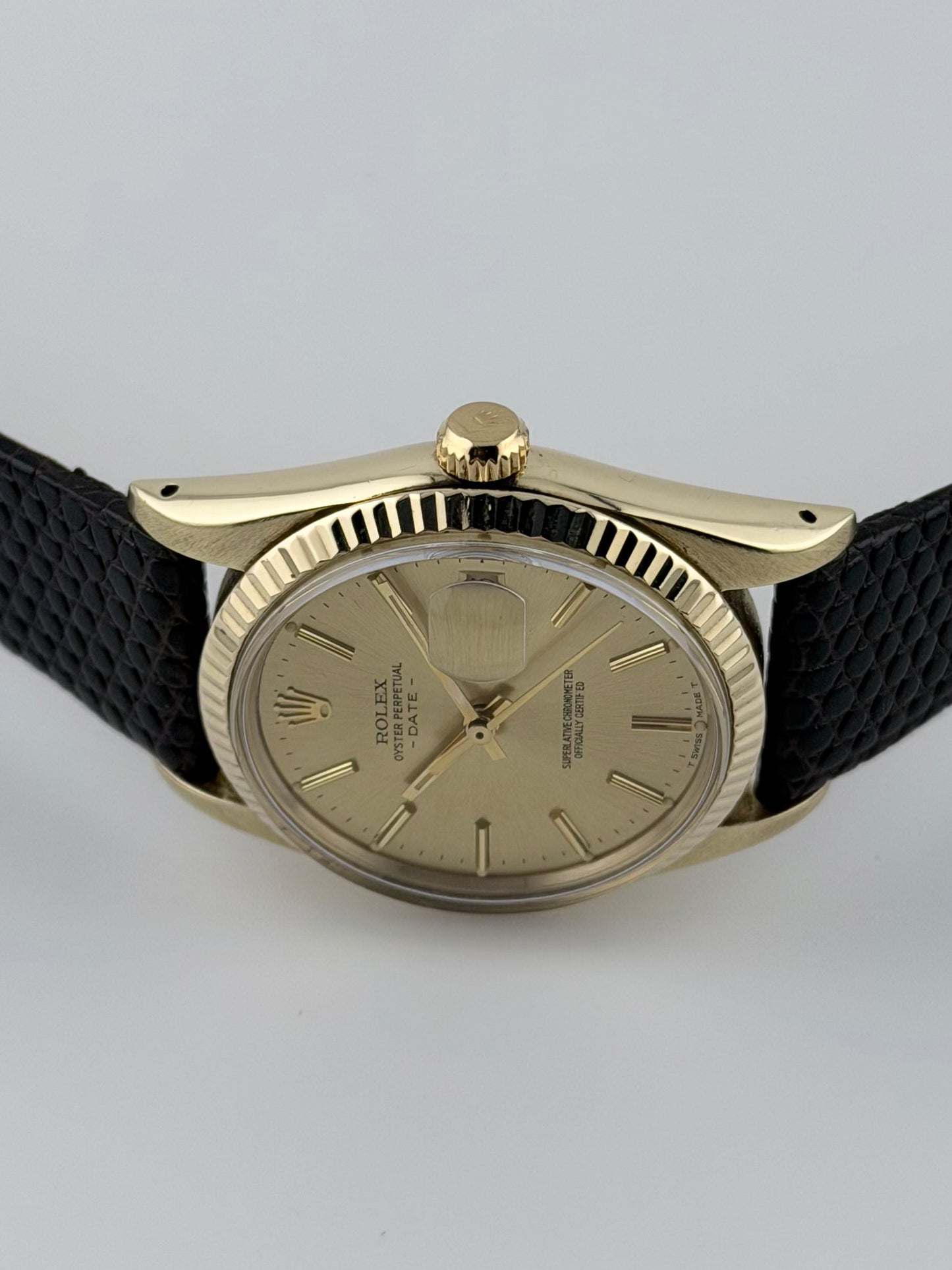 Rolex Oyster Perpetual Date Automatic - 15037 - Solid 14kt Gold