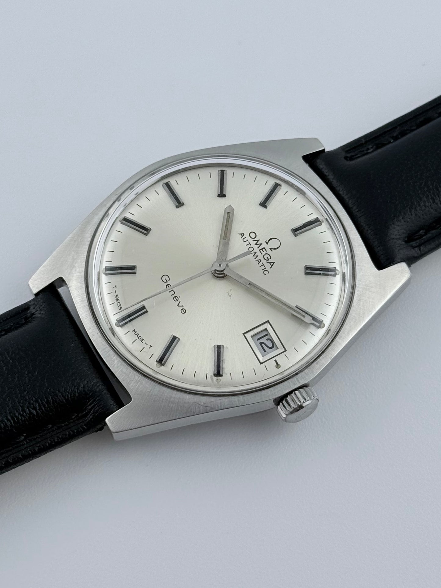 Omega Geneve Date Automatic 166.041 - Sunburst Dial