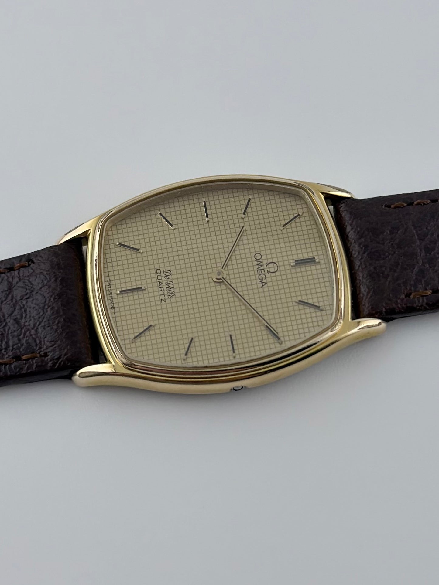 Omega DeVille Tonneau Quartz 191.0100 - Honeycomb Pattern Dial