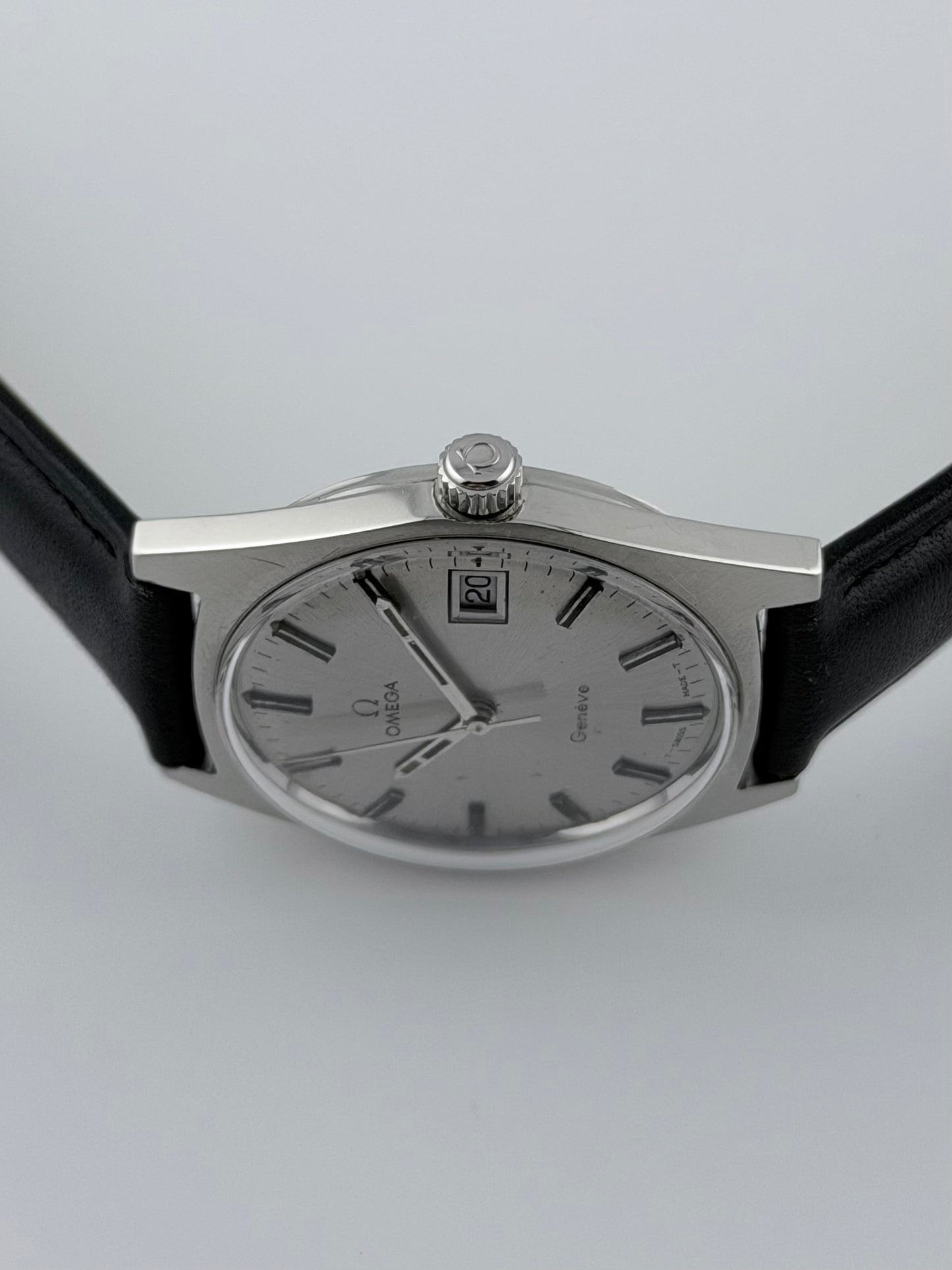 Omega Geneve Date Manual Wind 136.041