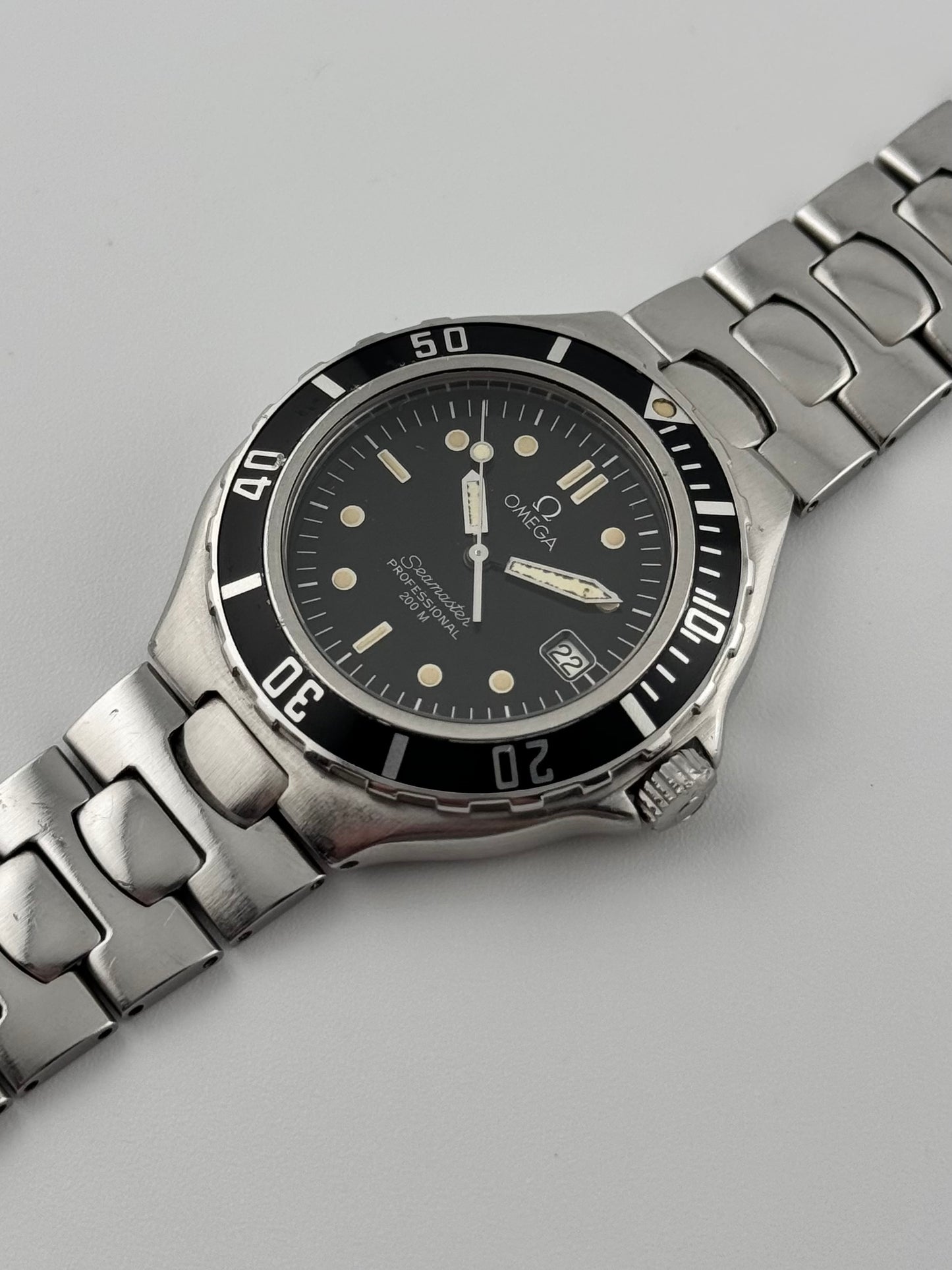 Omega Seamaster 200 Quartz Pre Bond - 396.1052