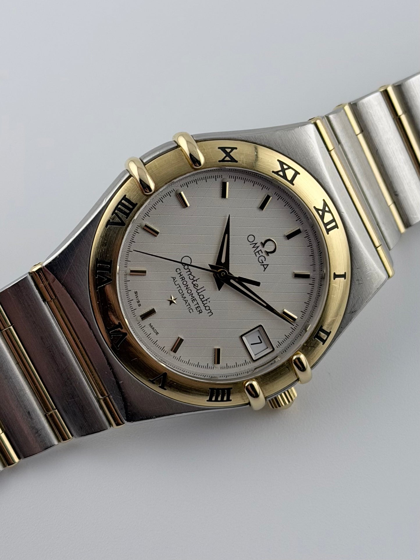 Omega Constellation Automatic Date 1202.30.00 - Box and Papers!