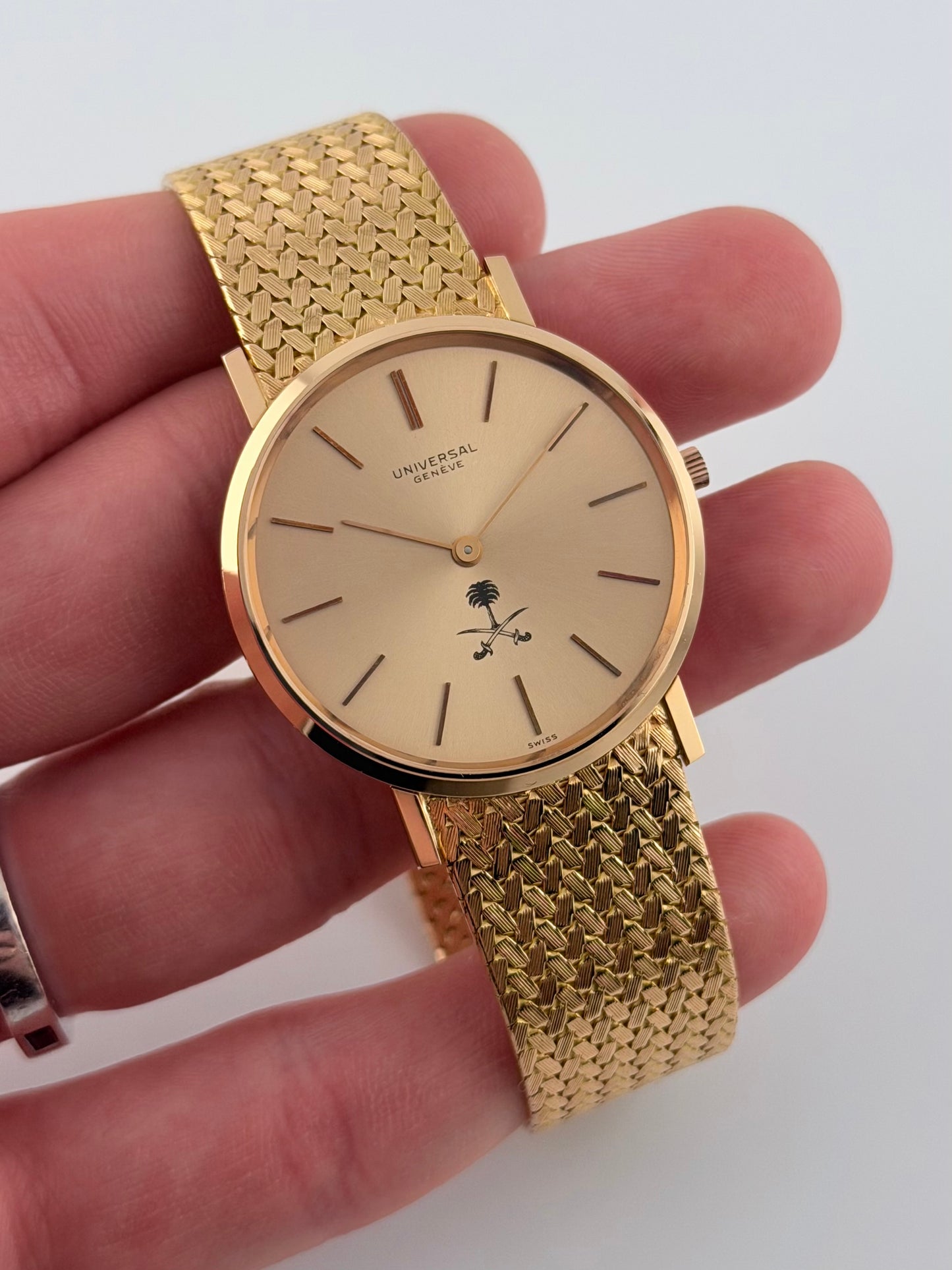 Universal Geneve Manual Wind - Ultra Rare - New Old Stock Khanjar - 18ct Gold