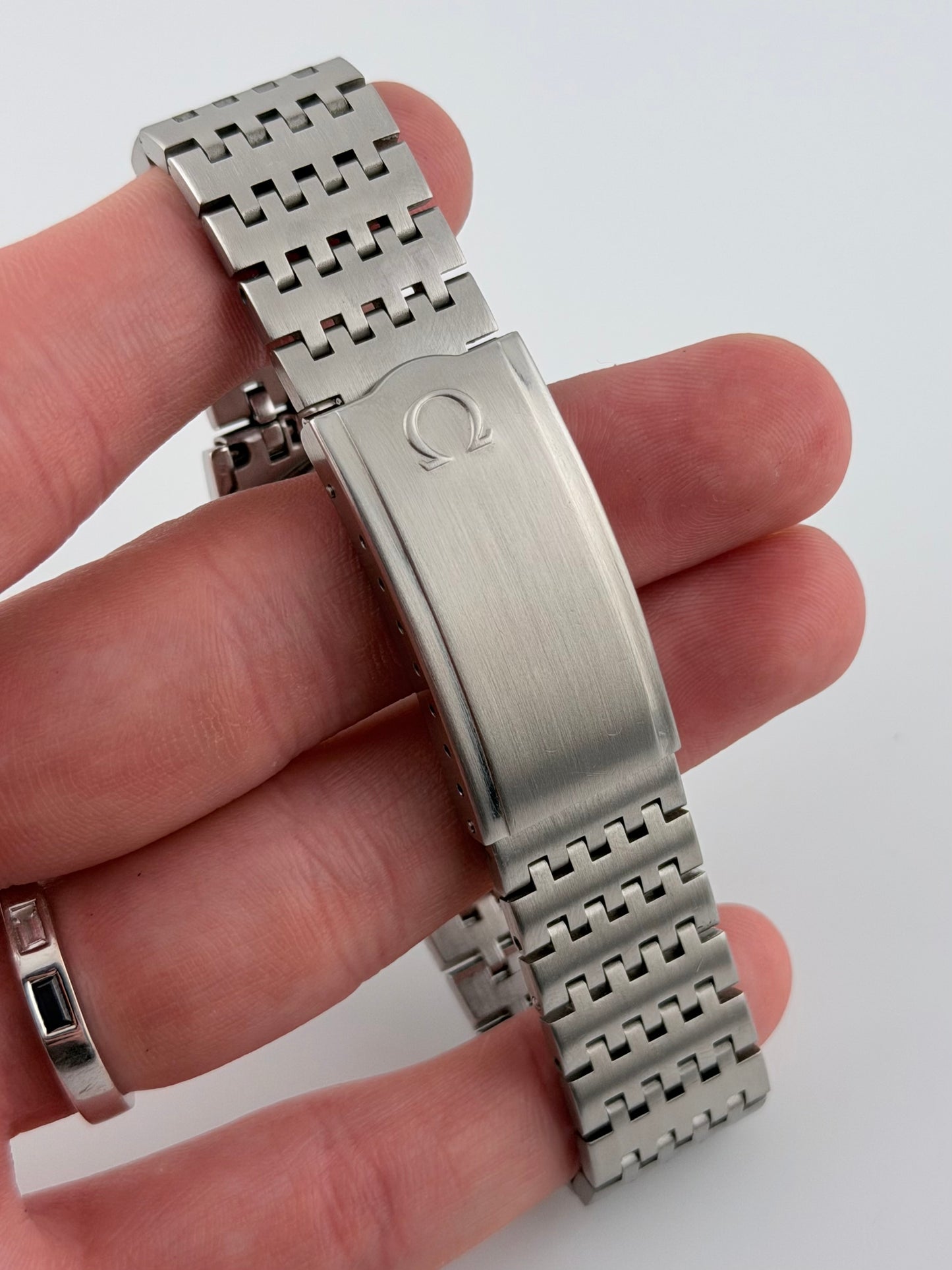 Omega Date Manual Wind 136.0104 - Original Bracelet