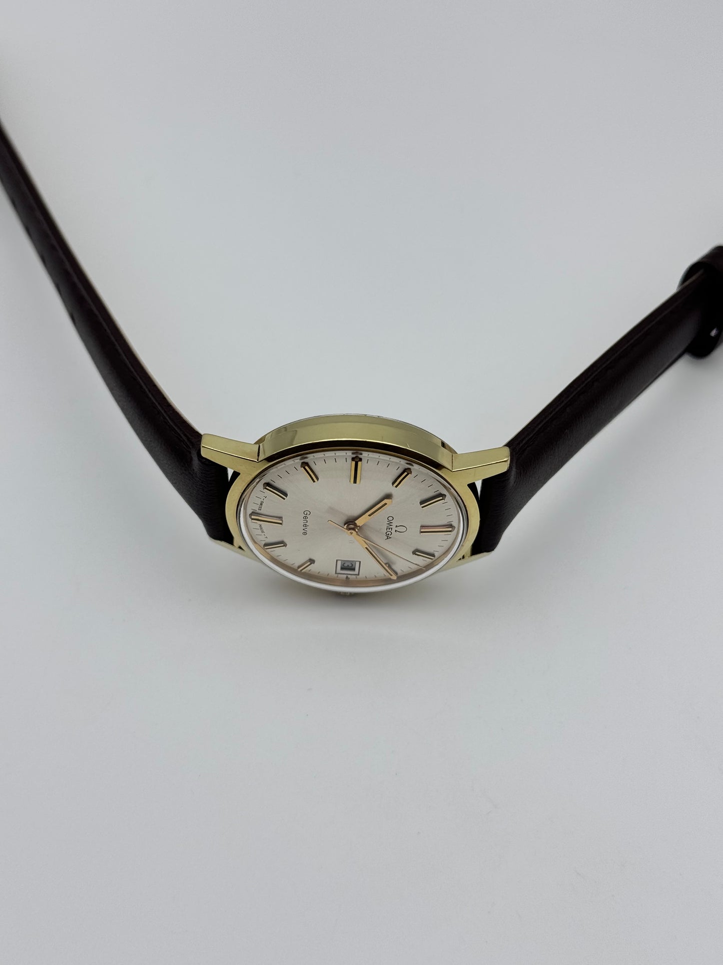Omega Geneve Date Manual Wind - 136.070