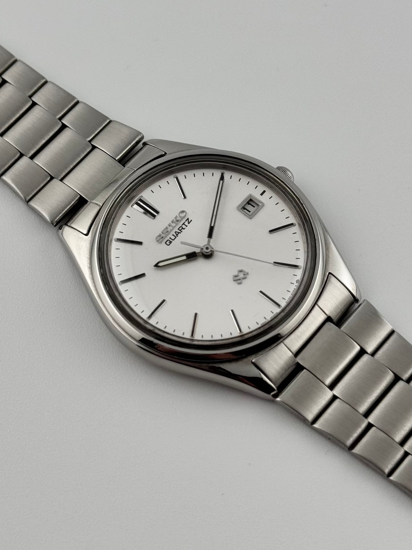 Seiko SQ Quartz Date - 5Y22-8020 Sunburst Dial
