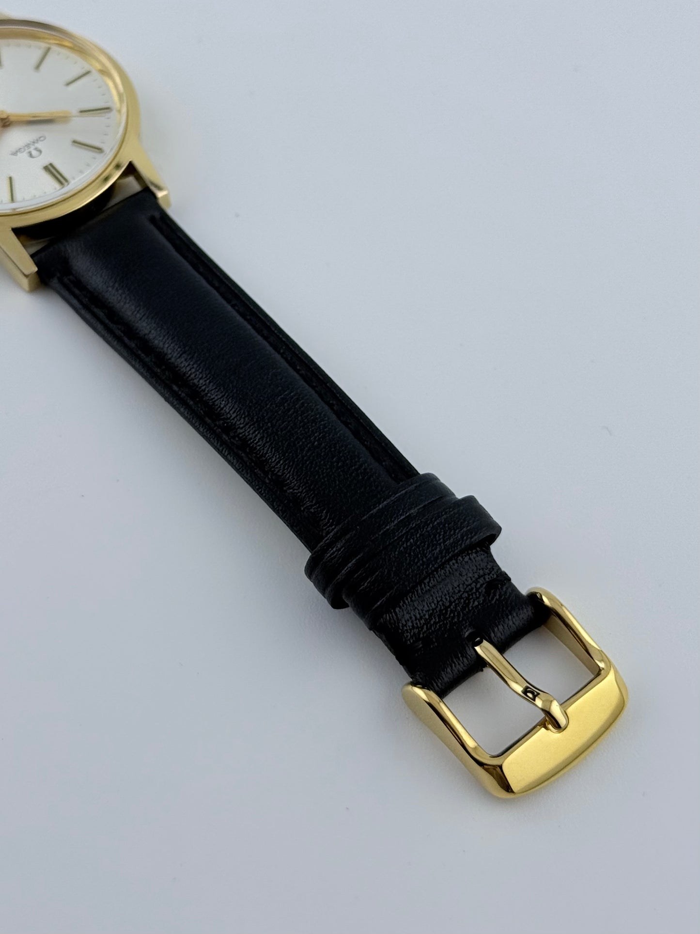 Omega Geneve Date Manual Wind 136.0104 - Box and Papers