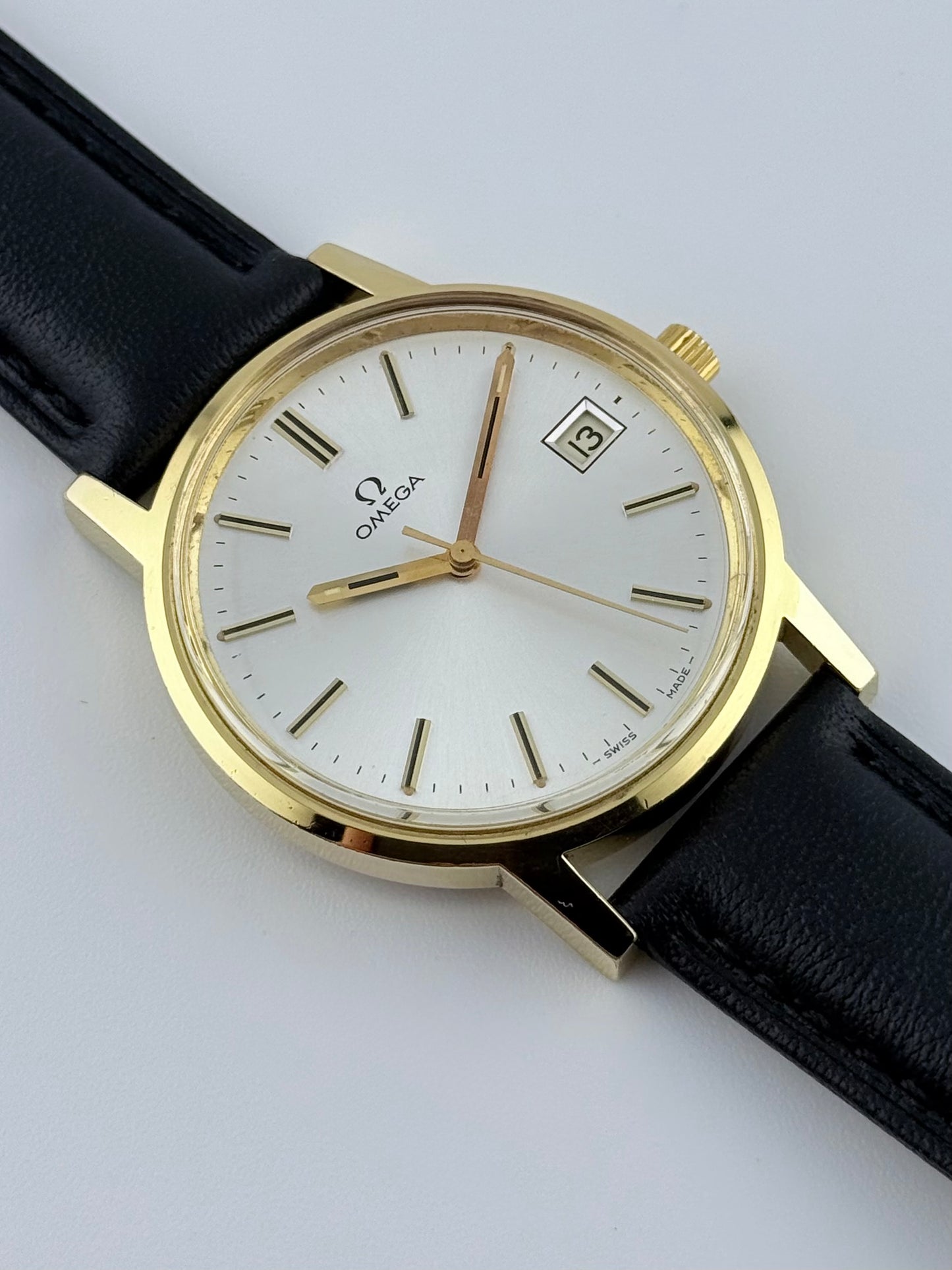 Omega Geneve Date Manual Wind 136.0104 - Box and Papers