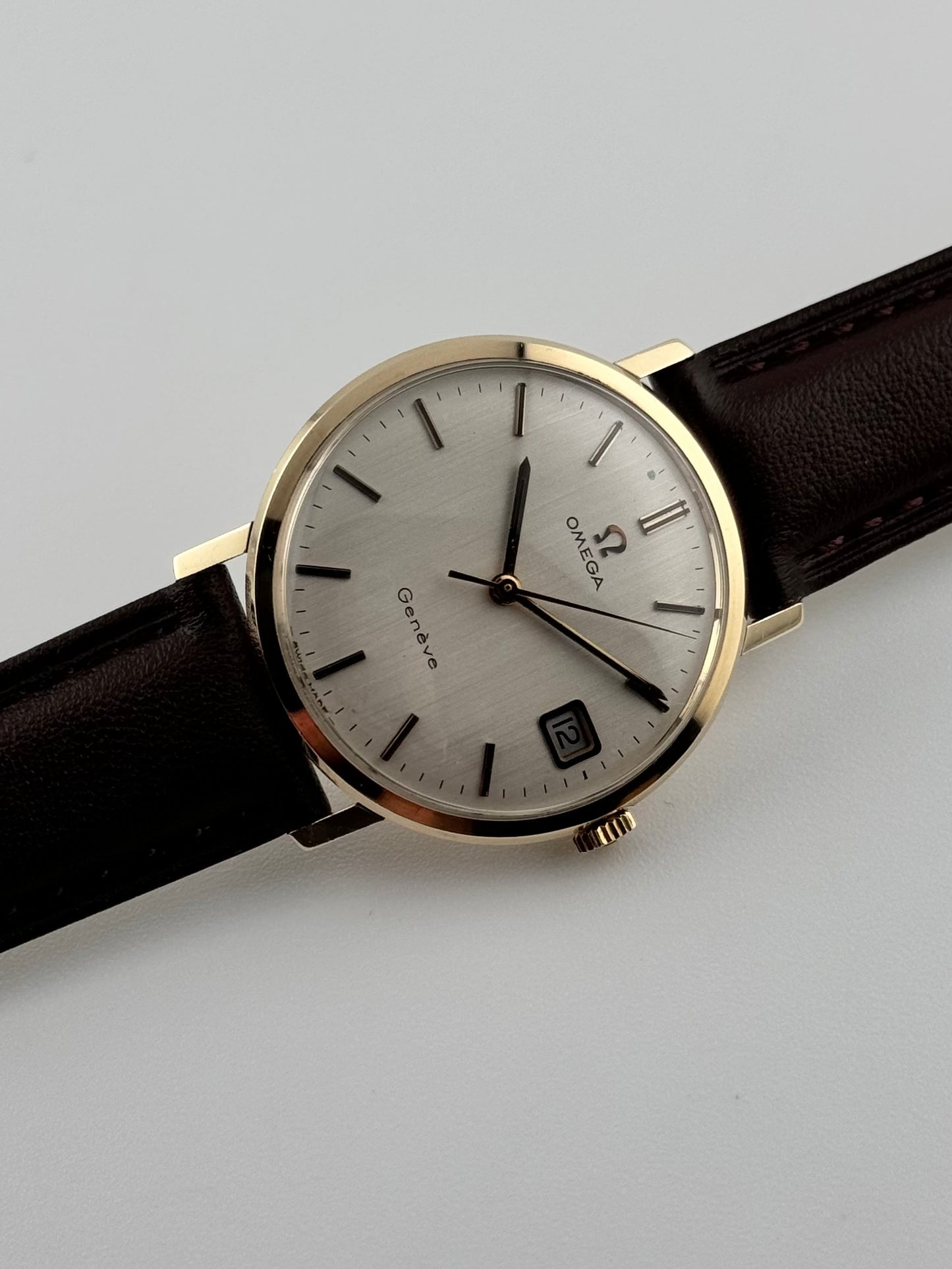 Omega Geneve Manual Wind 9ct Gold - 131.25016