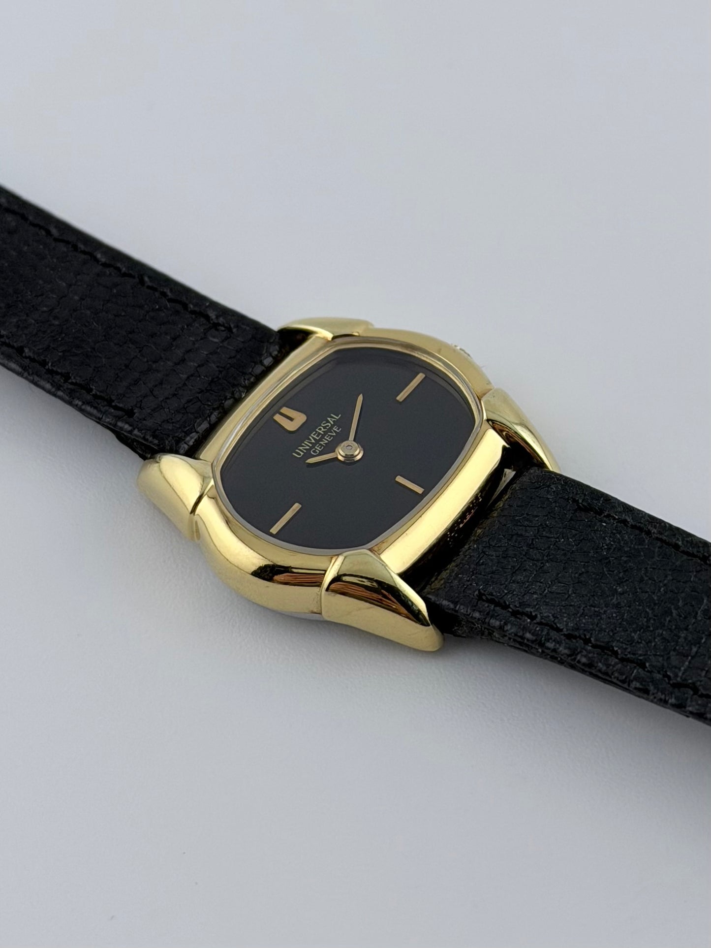 Universal Geneve 511624 - Ladies