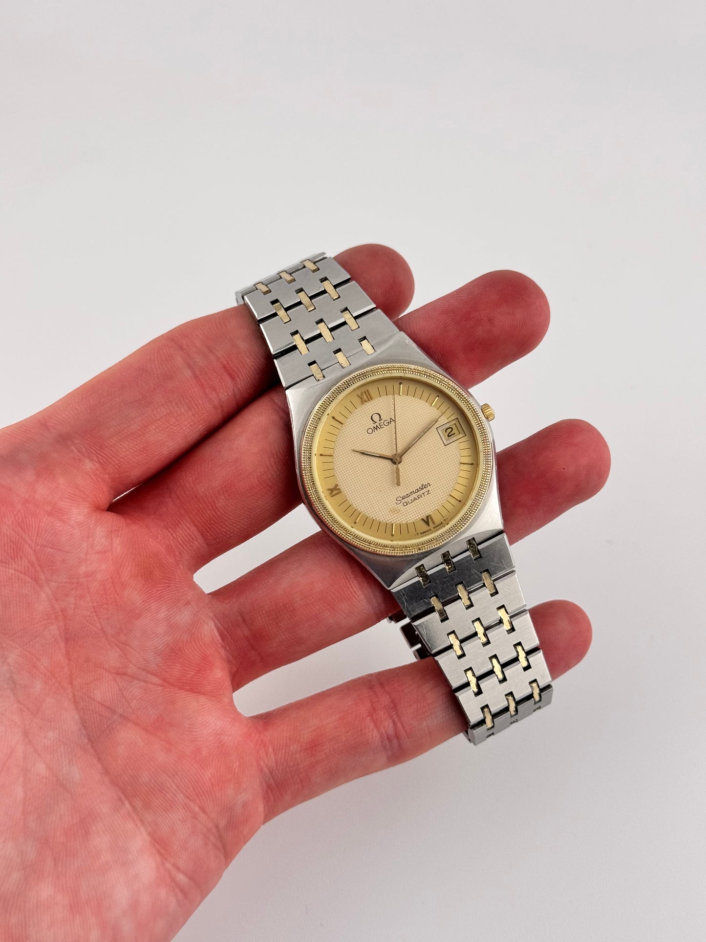 Omega Seamaster Quartz Date 196.0275 - Original Bracelet - Rare Dial