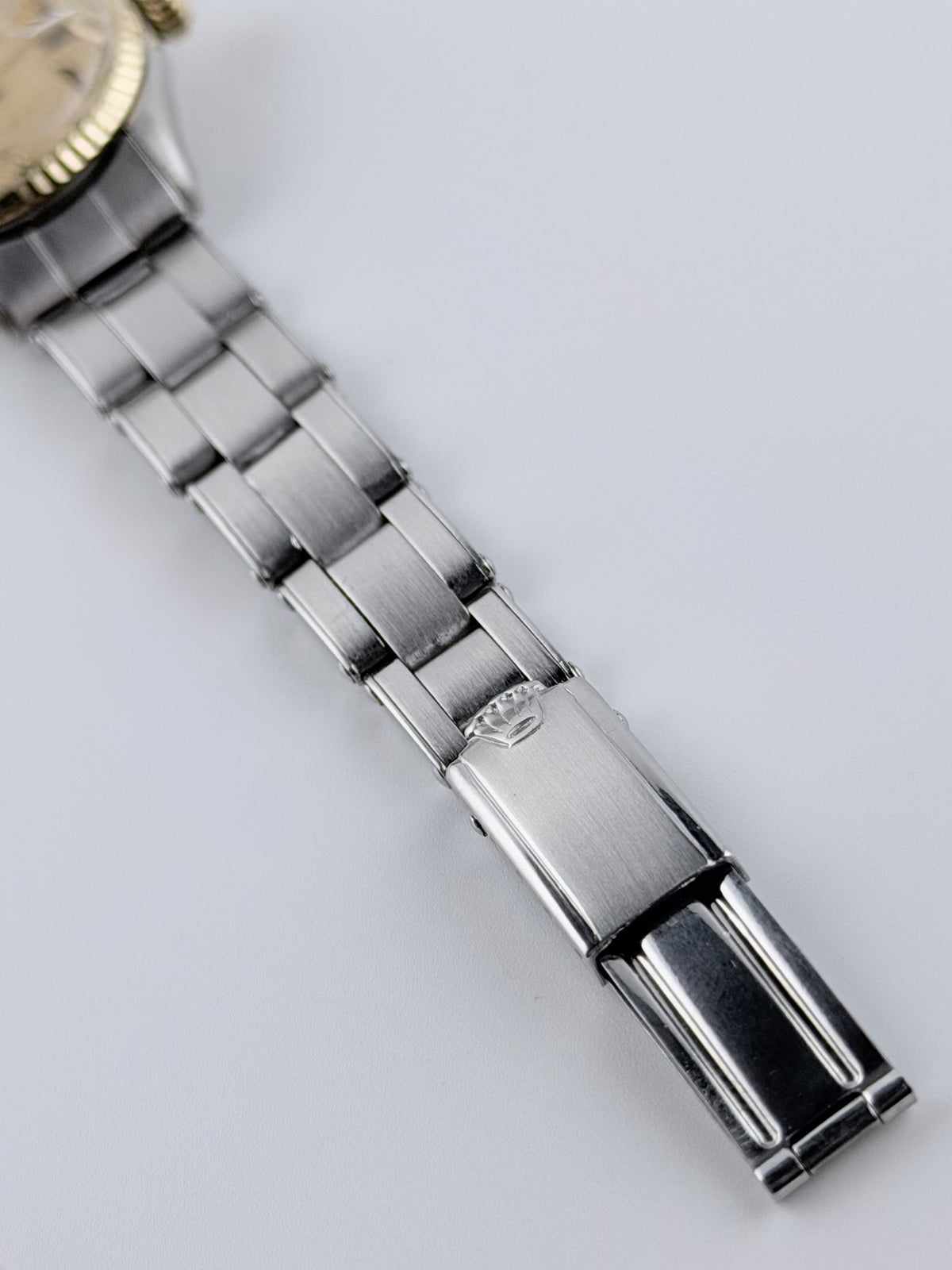 Rolex Oyster Perpetual Date Automatic – Ladies – 6517 – Linen Dial – Special Bracelet – 18ct Bezel – With Box