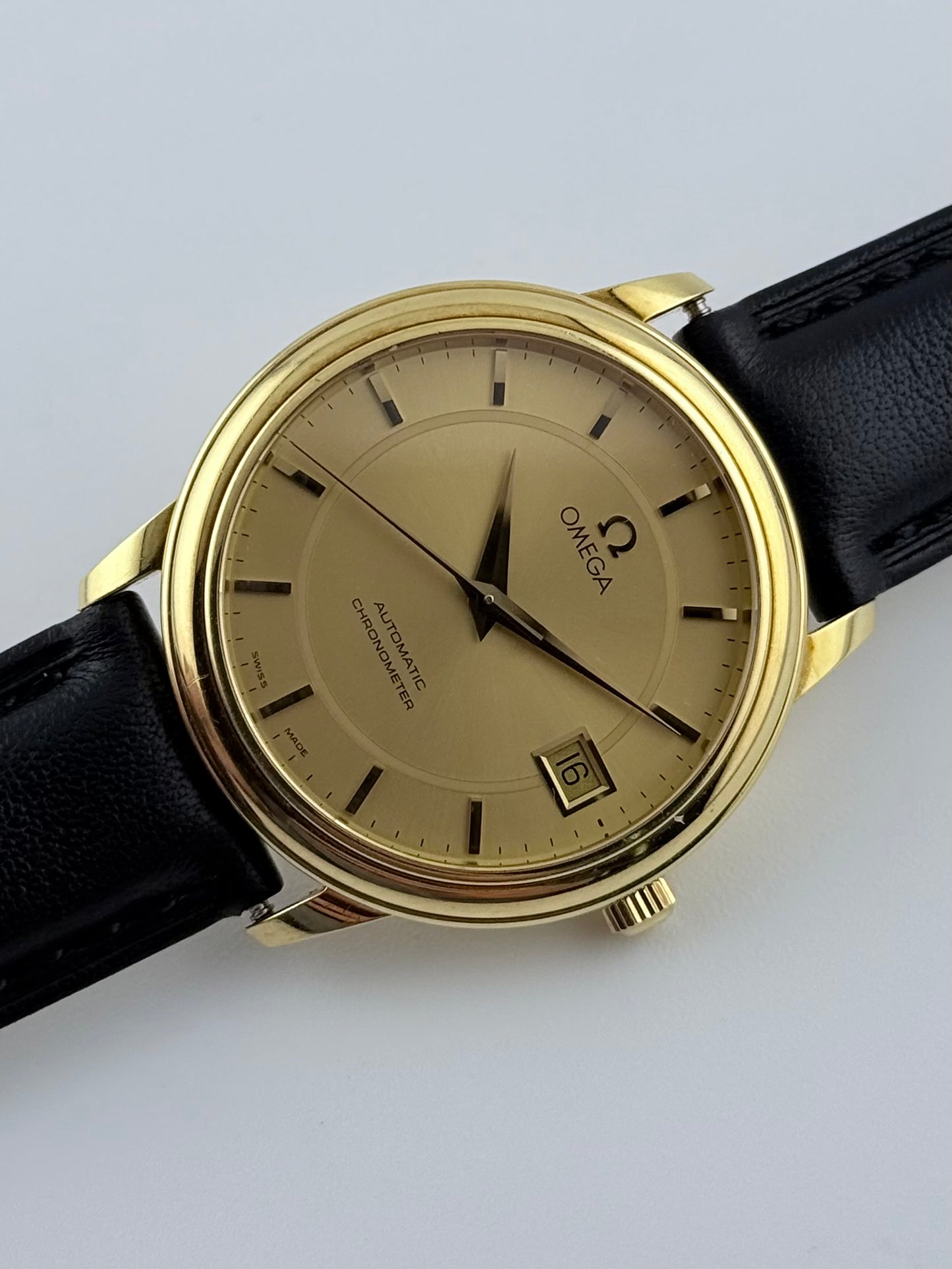 Omega Chronometer Automatic Date - Solid 18ct Gold - 4600.11