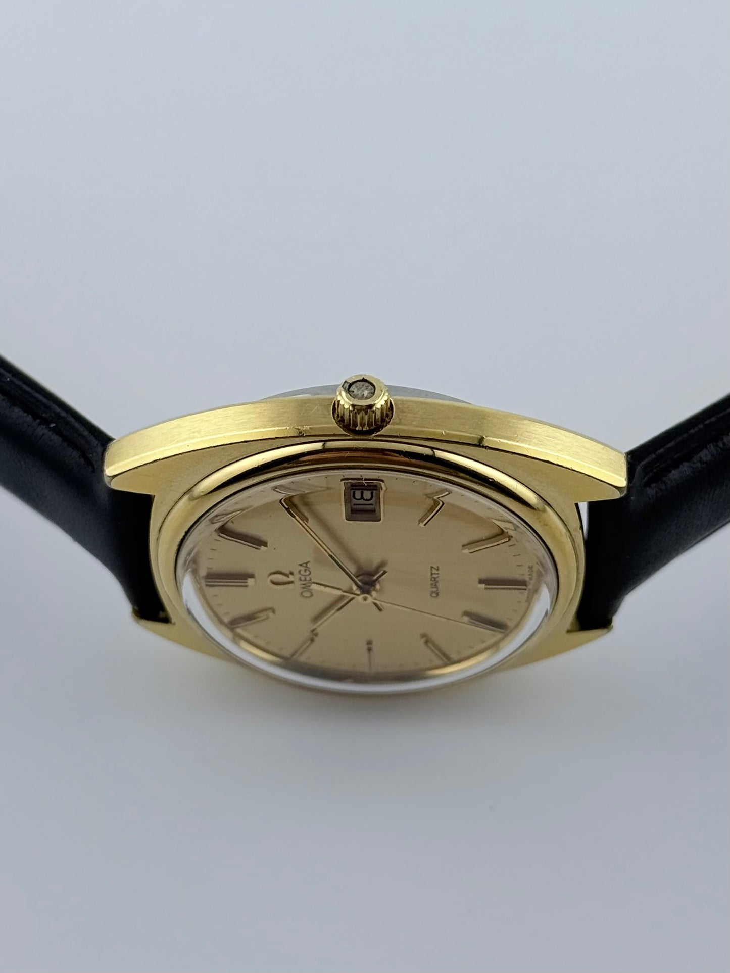 Omega Quartz Date - 196.0121