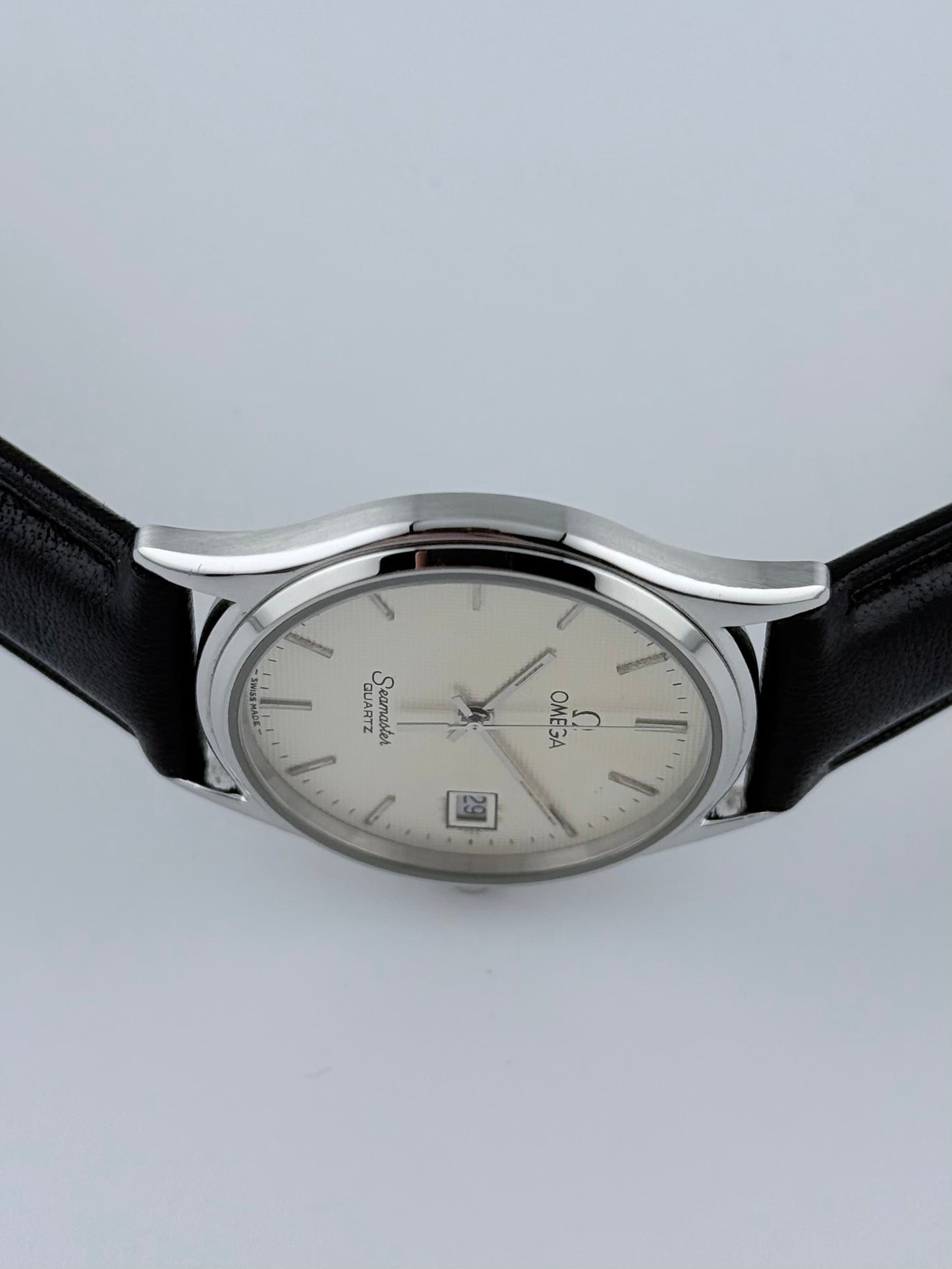 Omega Seamaster Quartz Date - 196.0251 - Waffle Dial - Box and Papers