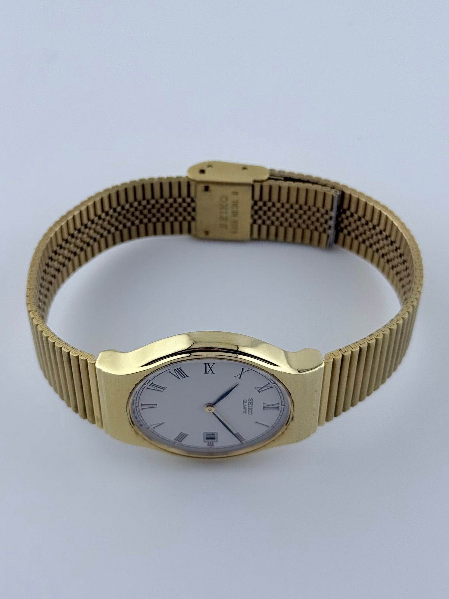 Seiko Quartz Date Dress Watch - 5Y39- 7000