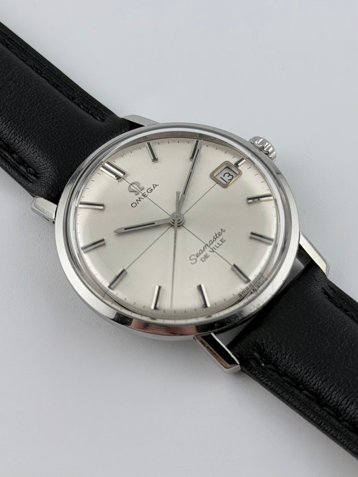 Omega Seamaster DeVille Manual Wind 136.020 - Rare Crosshair Dial - Box and Papers