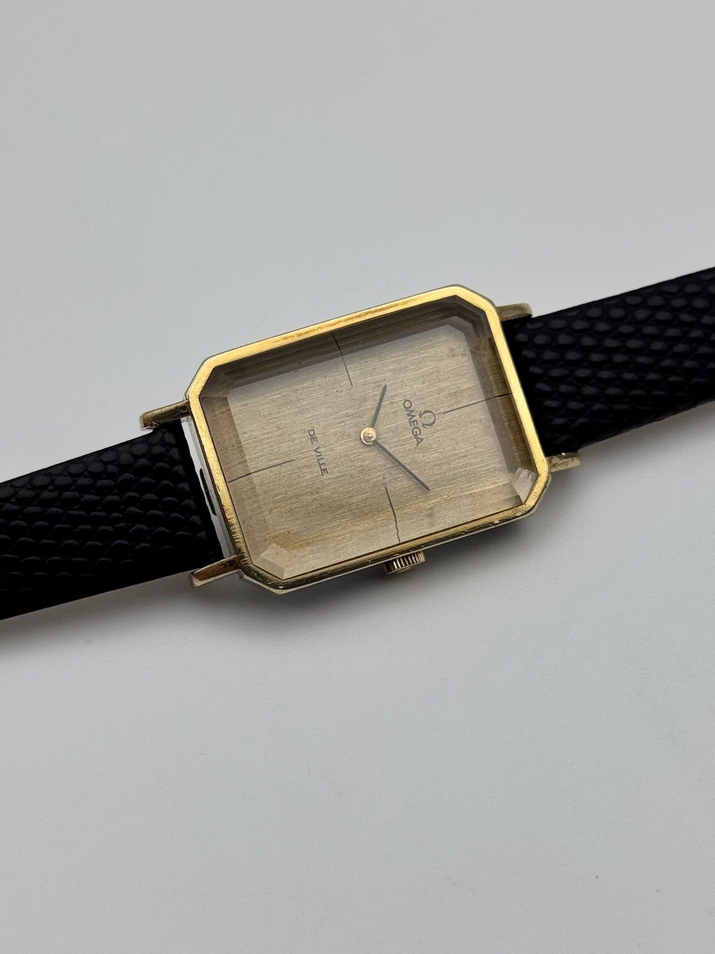 Omega DeVille Tank Manual Wind - Andrew Grima - Ultra Rare - 511.0378