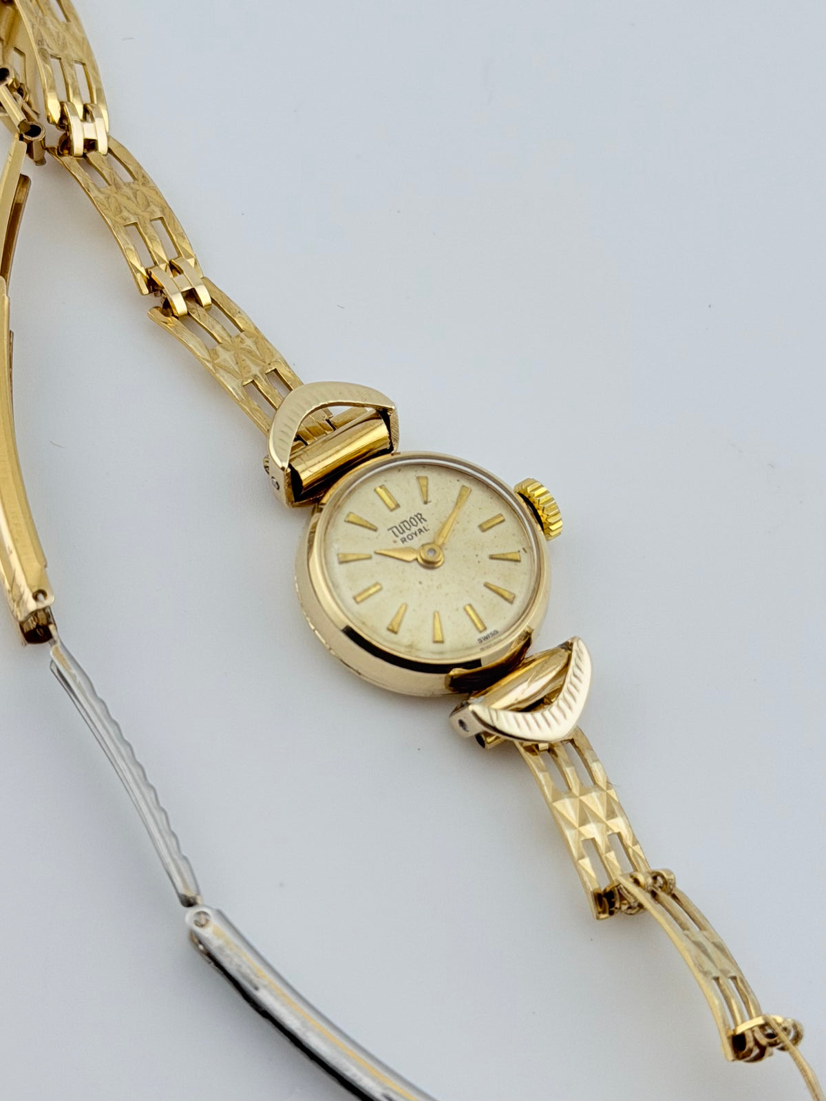 Tudor/Rolex Royal 9ct Manual Wind 1955 - Ladies - RARE - original Box