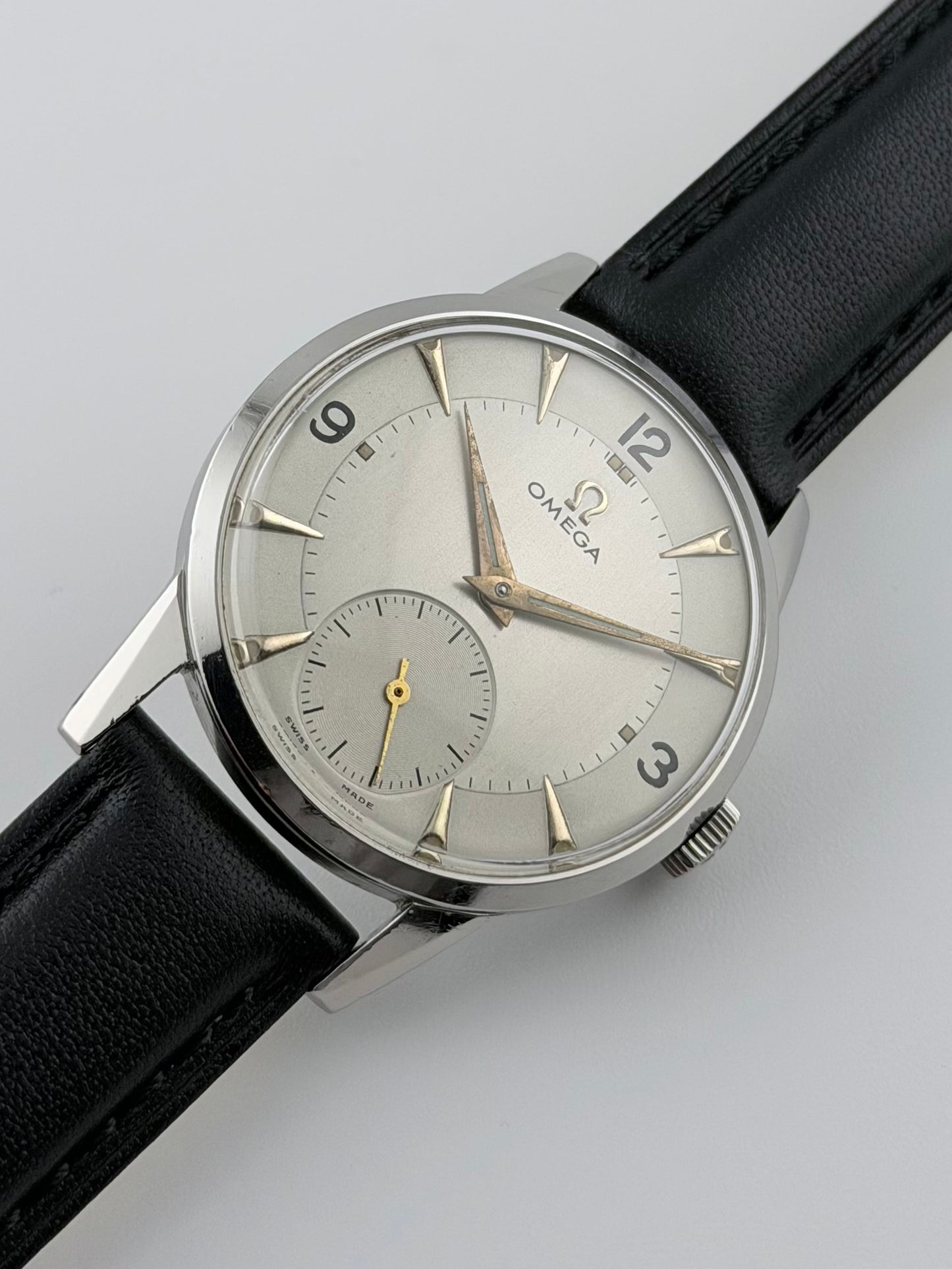 Omega Manual Wind - Sub Seconds - 2495-17