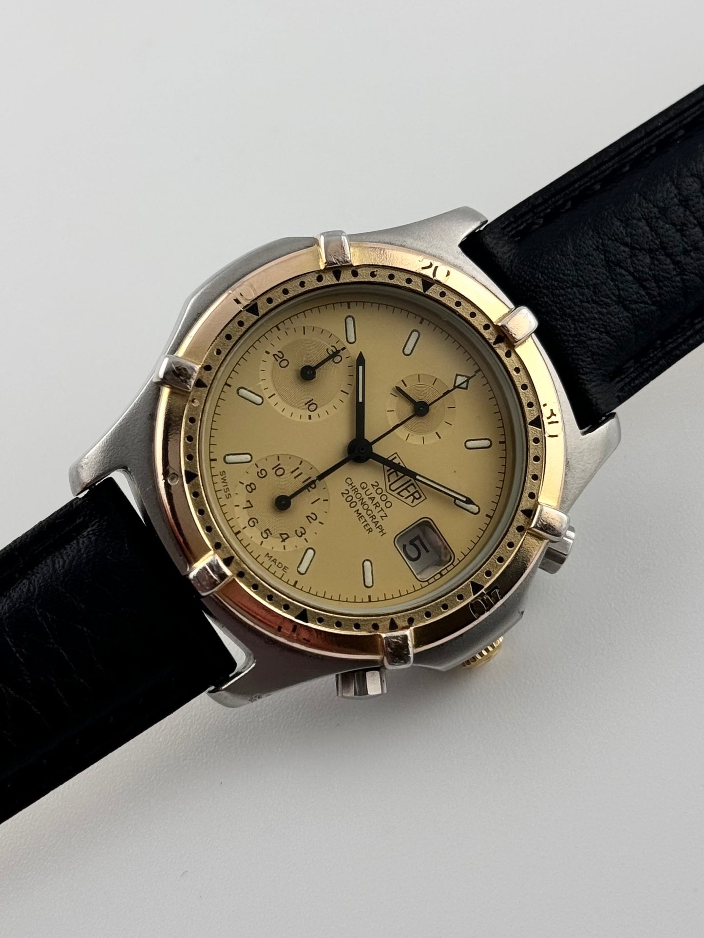 Heuer 2000 Quartz Chronograph - M379
